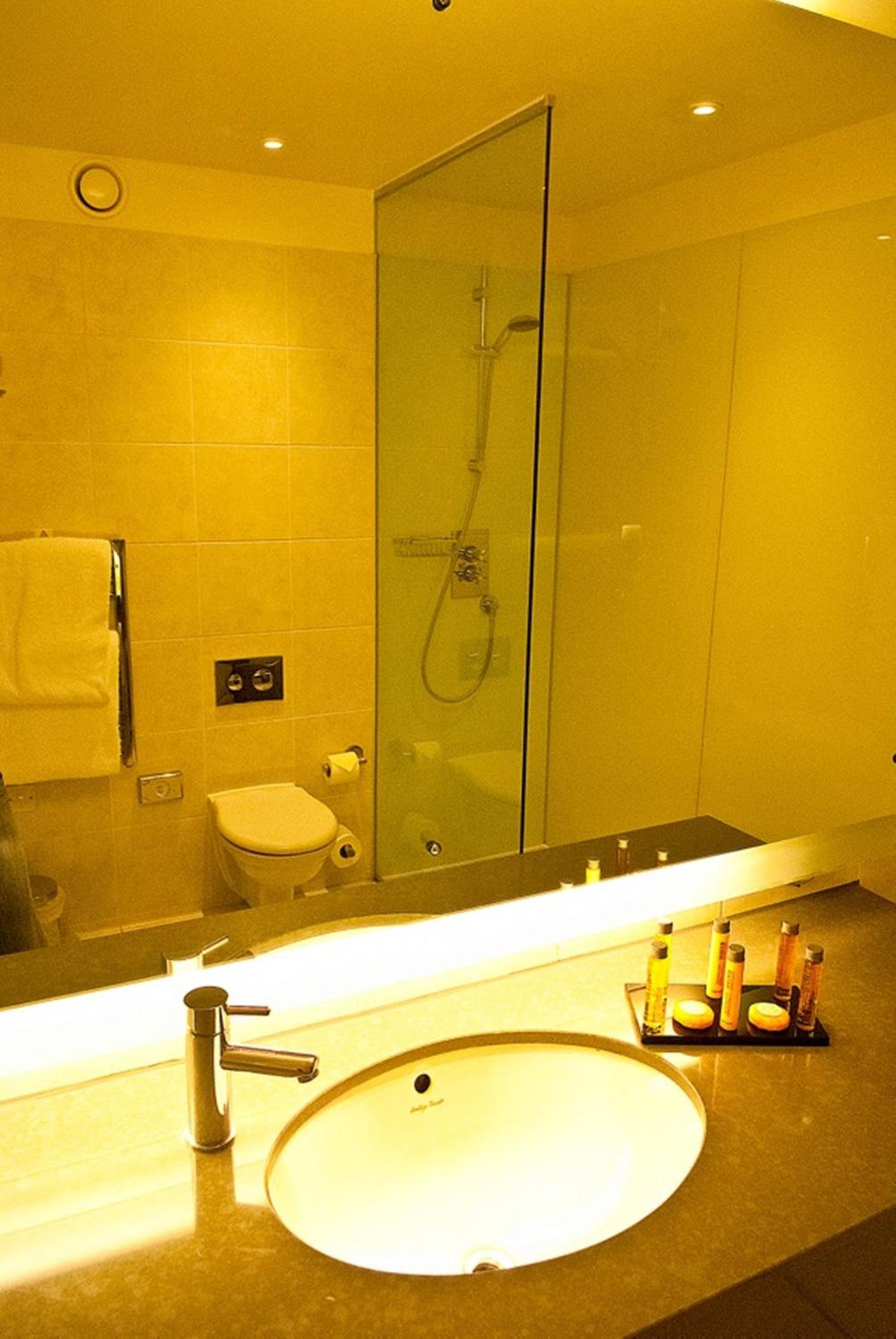 Classic Twin Room - Photo 4