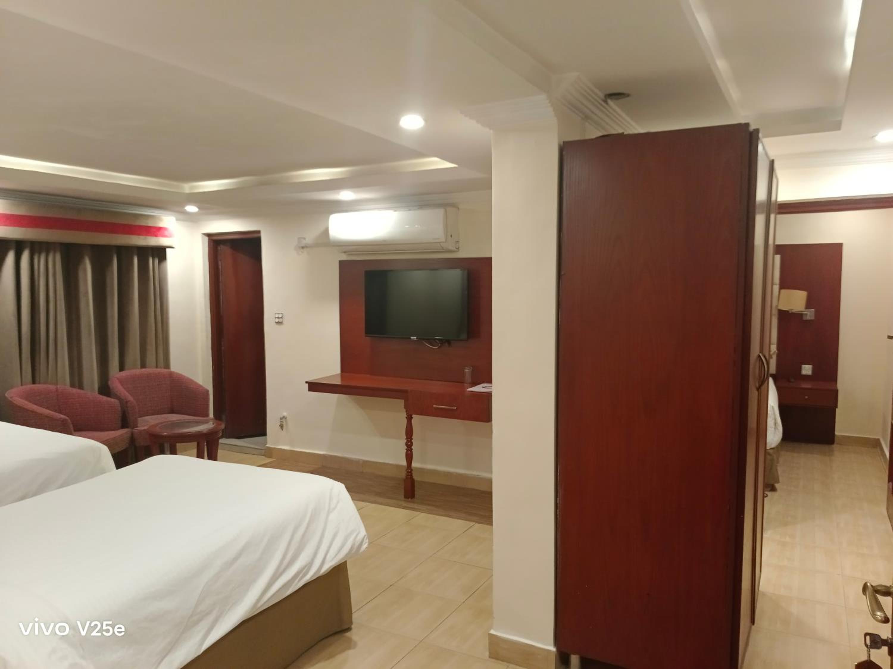 Deluxe Quadruple Room photo 3