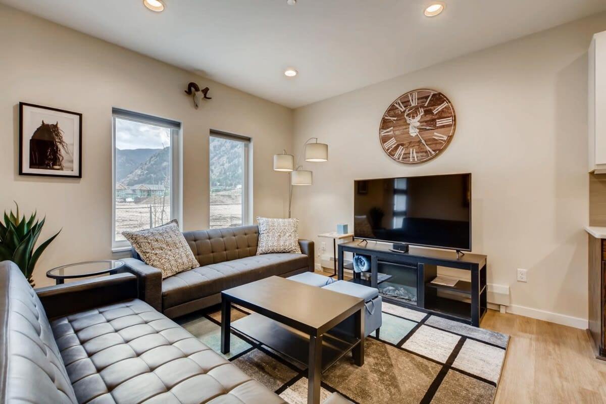 Family Room photo 1