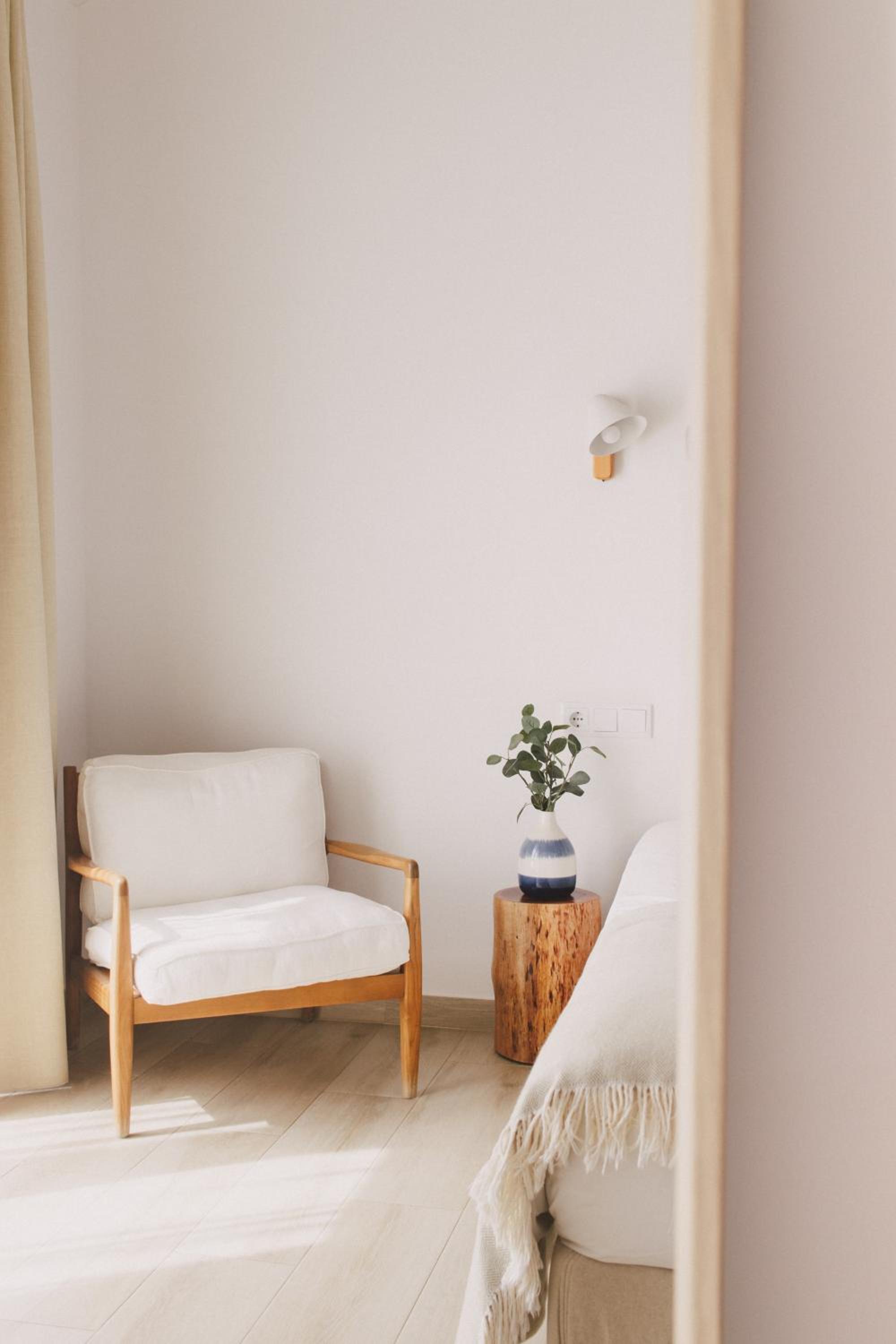 King Room with Balcony photo 1