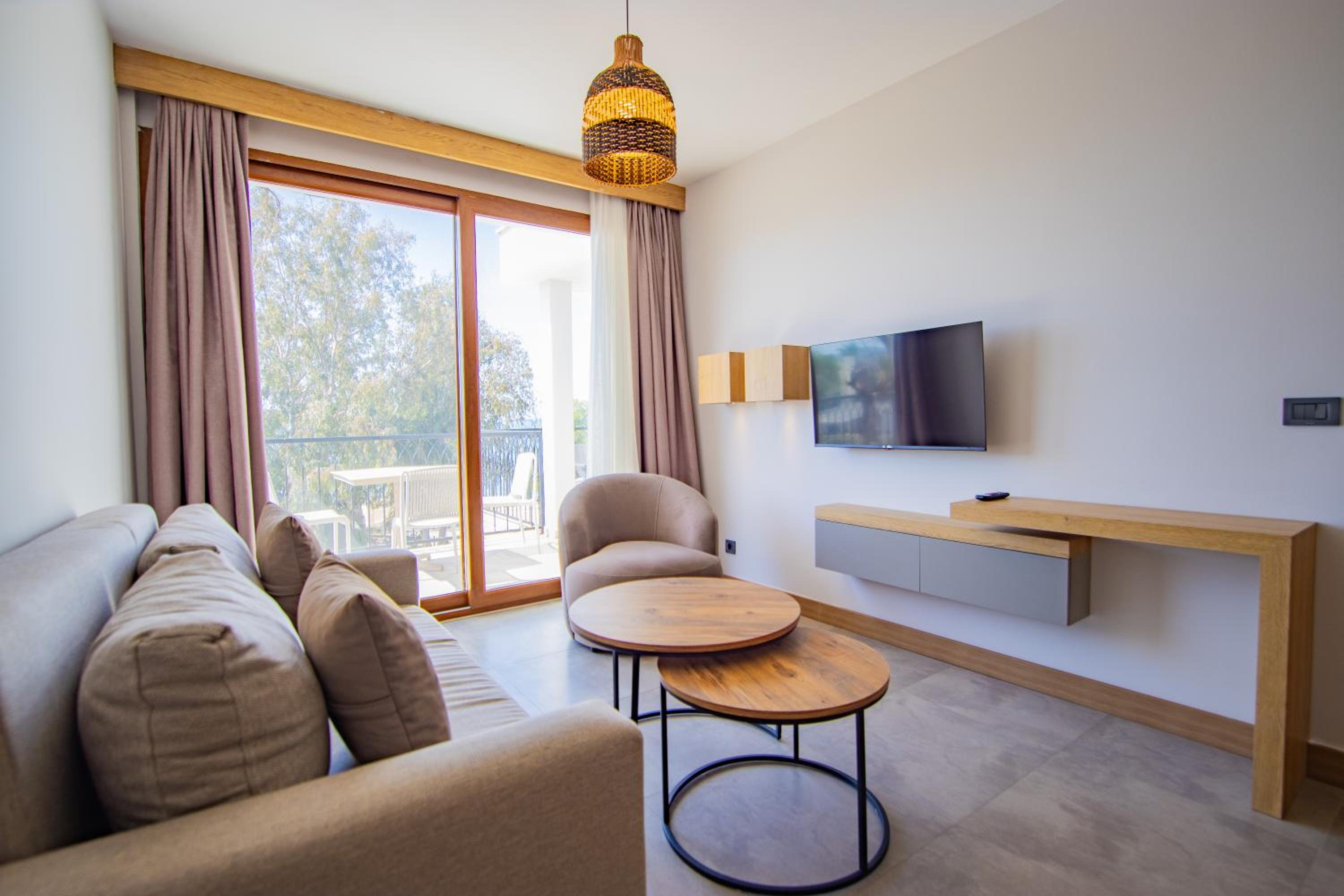Deluxe Suite with Sea View photo 1