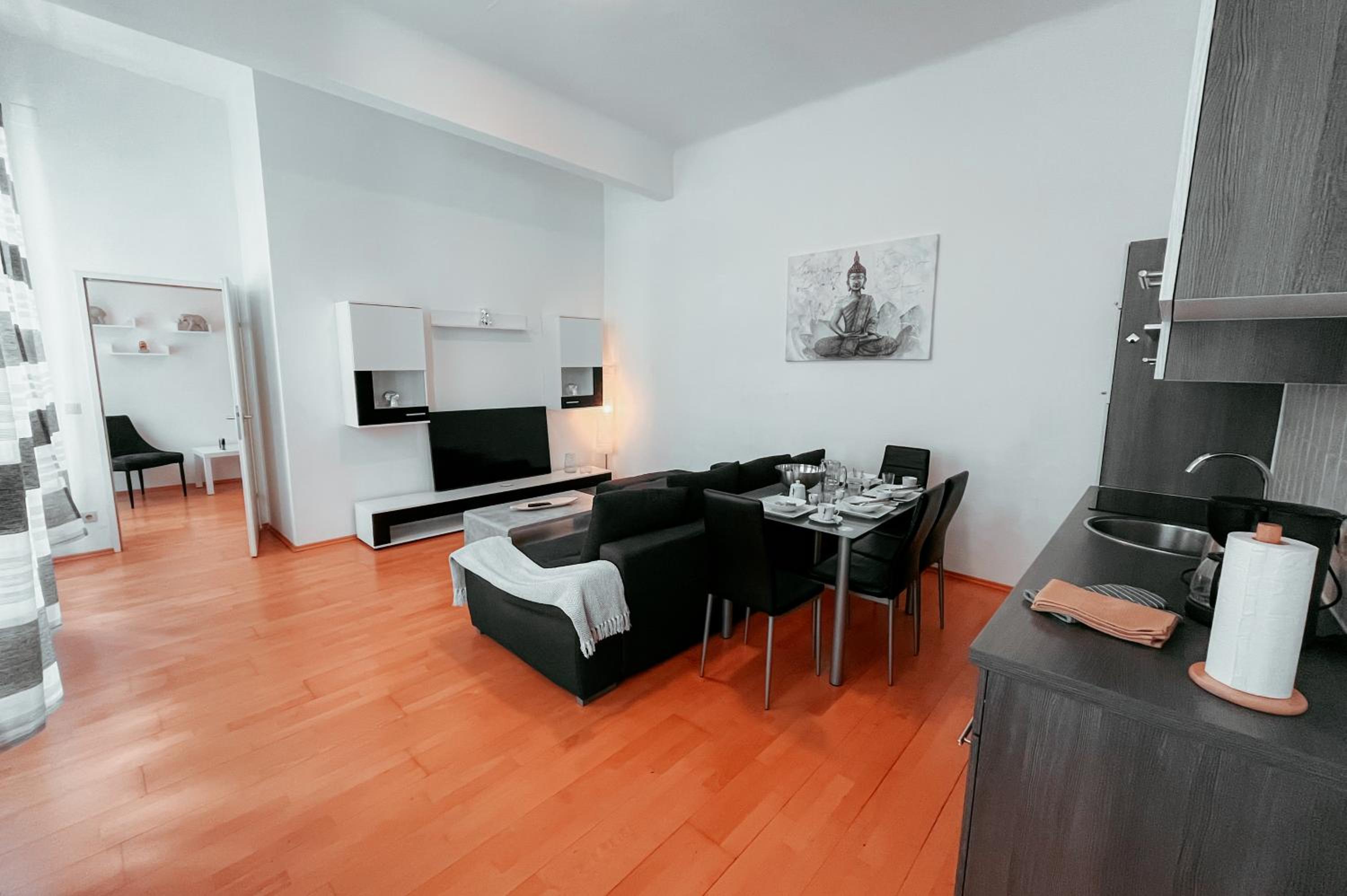 King Studio with Sofa Bed