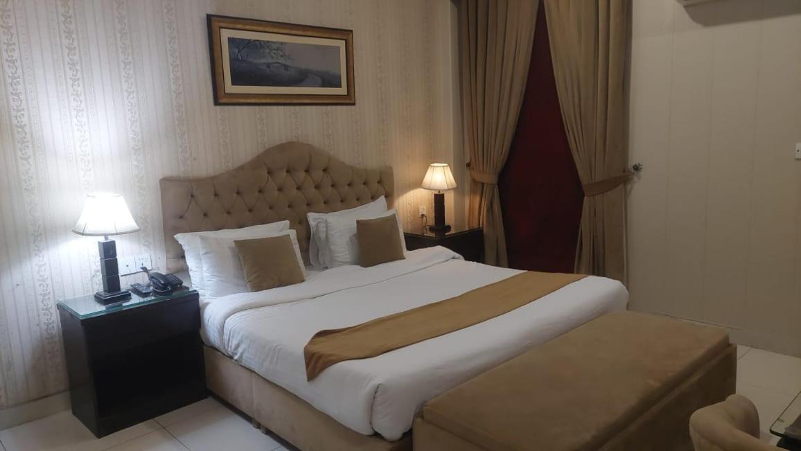 Deluxe Queen Room photo 1