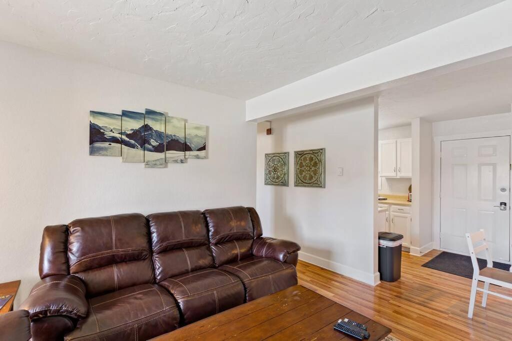 One-Bedroom Apartment photo 3