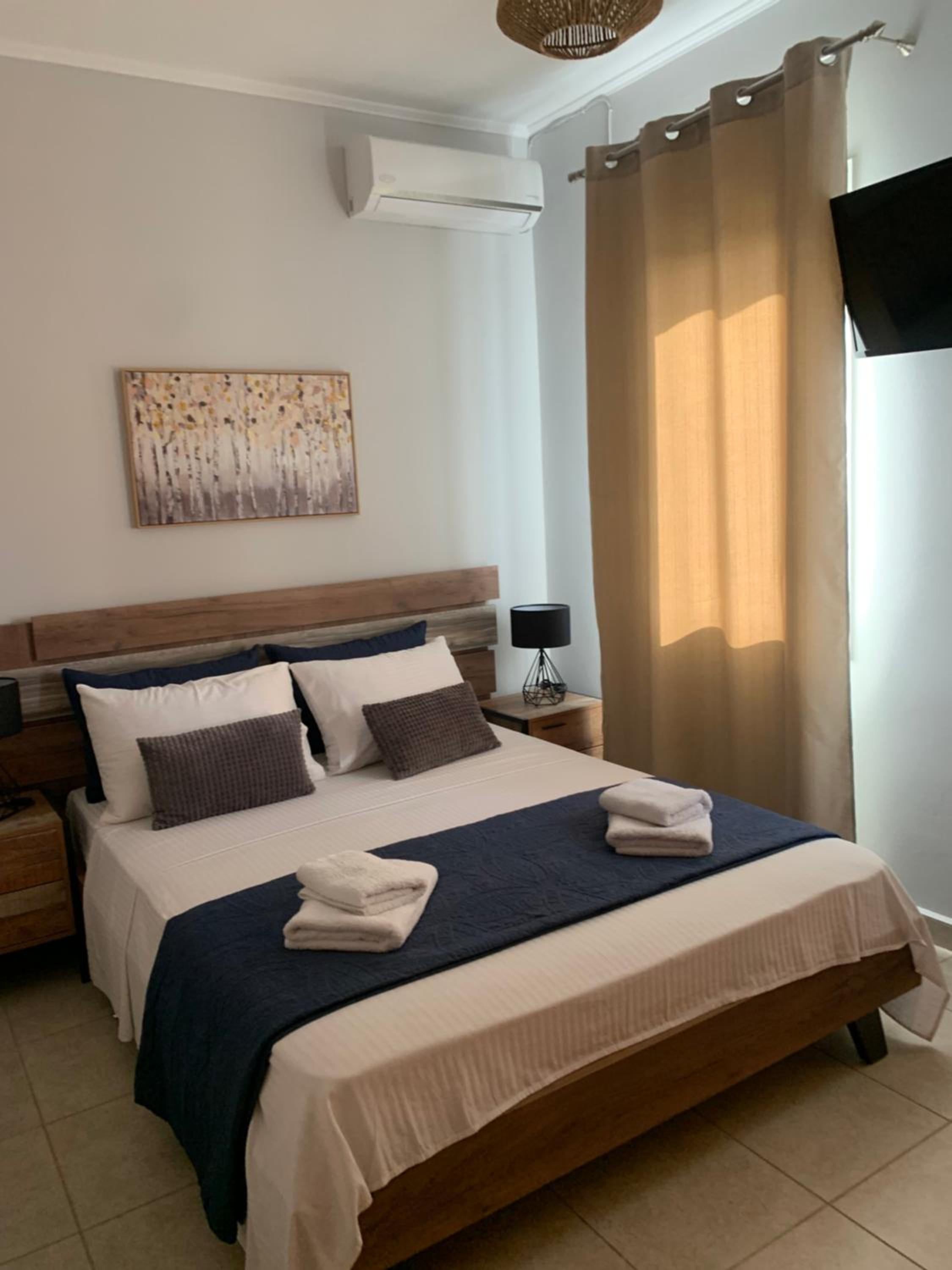 Two-Bedroom Apartment with Balcony and Sea View photo 3