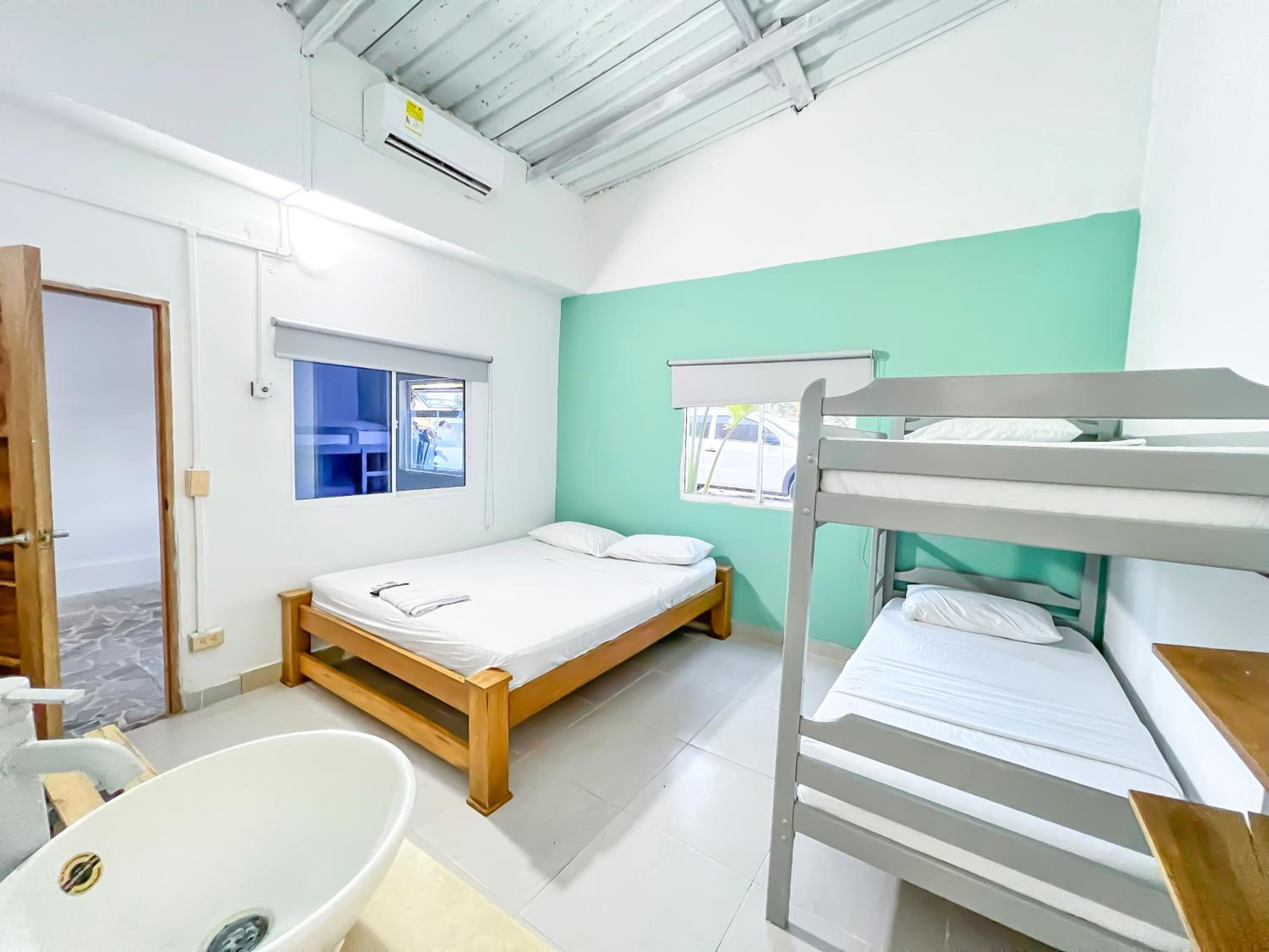 Quadruple Room with Private Bathroom