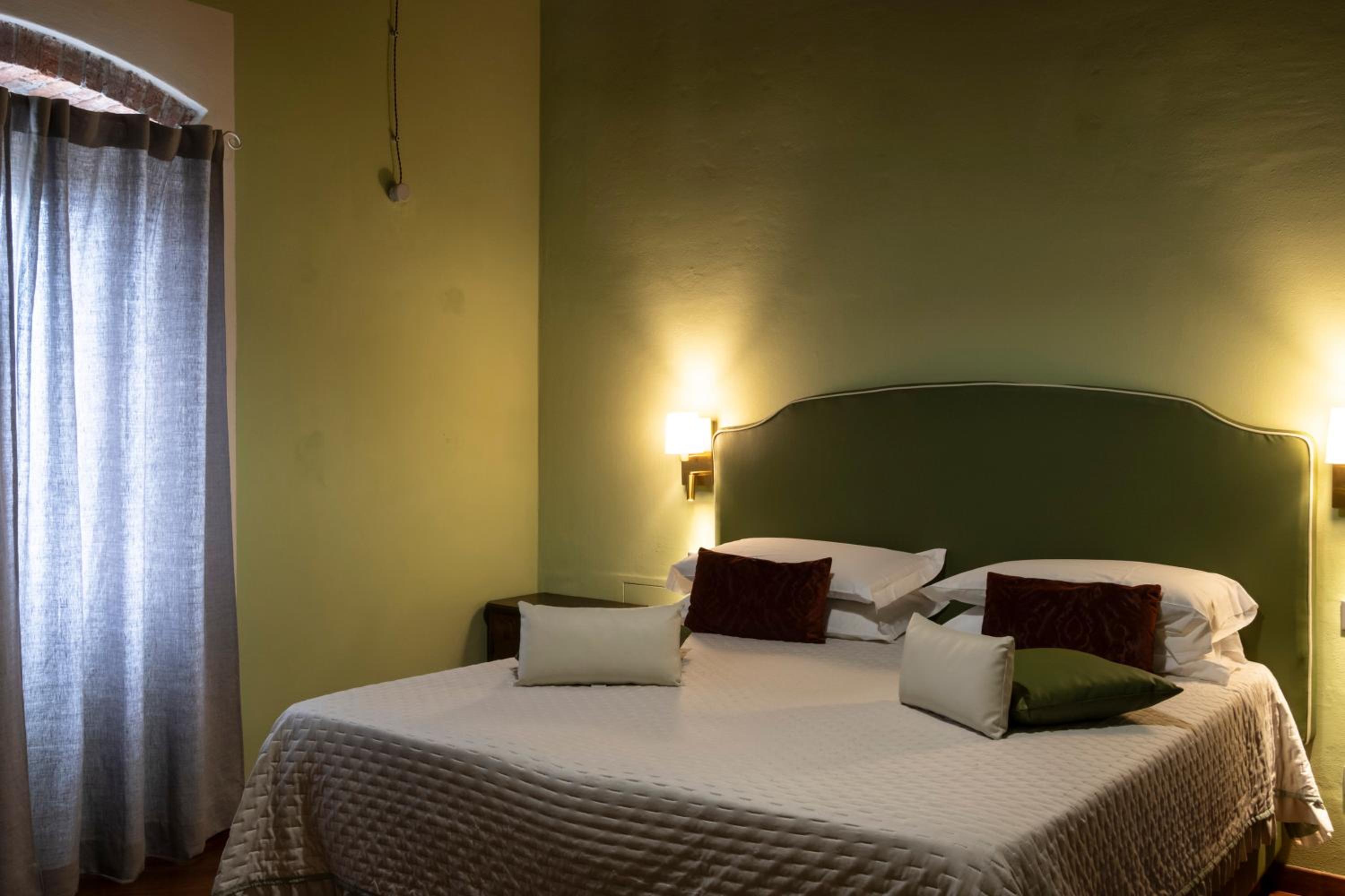 Two-Bedroom Suite - Photo 2