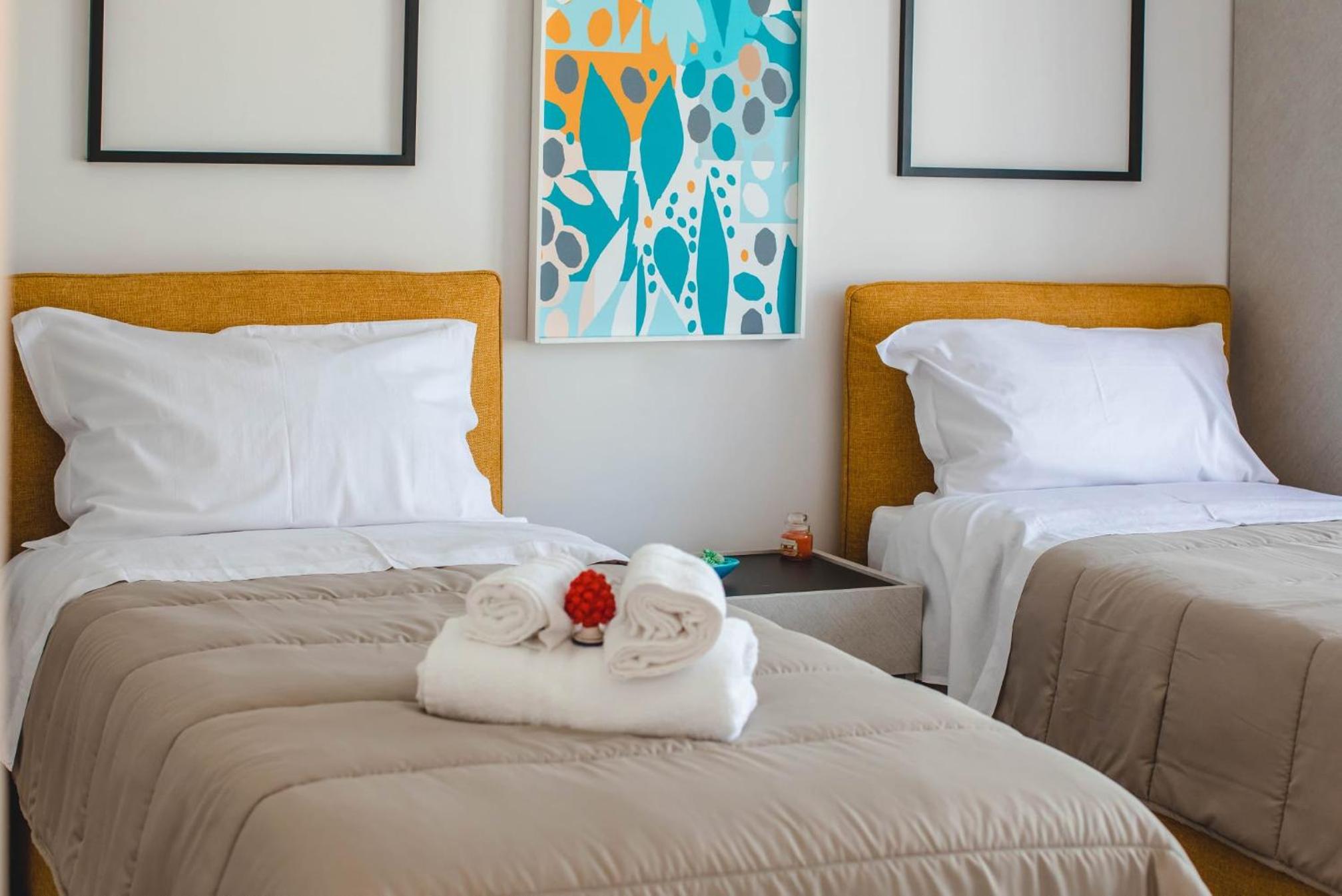 Deluxe Double Room with Side Sea View photo 2