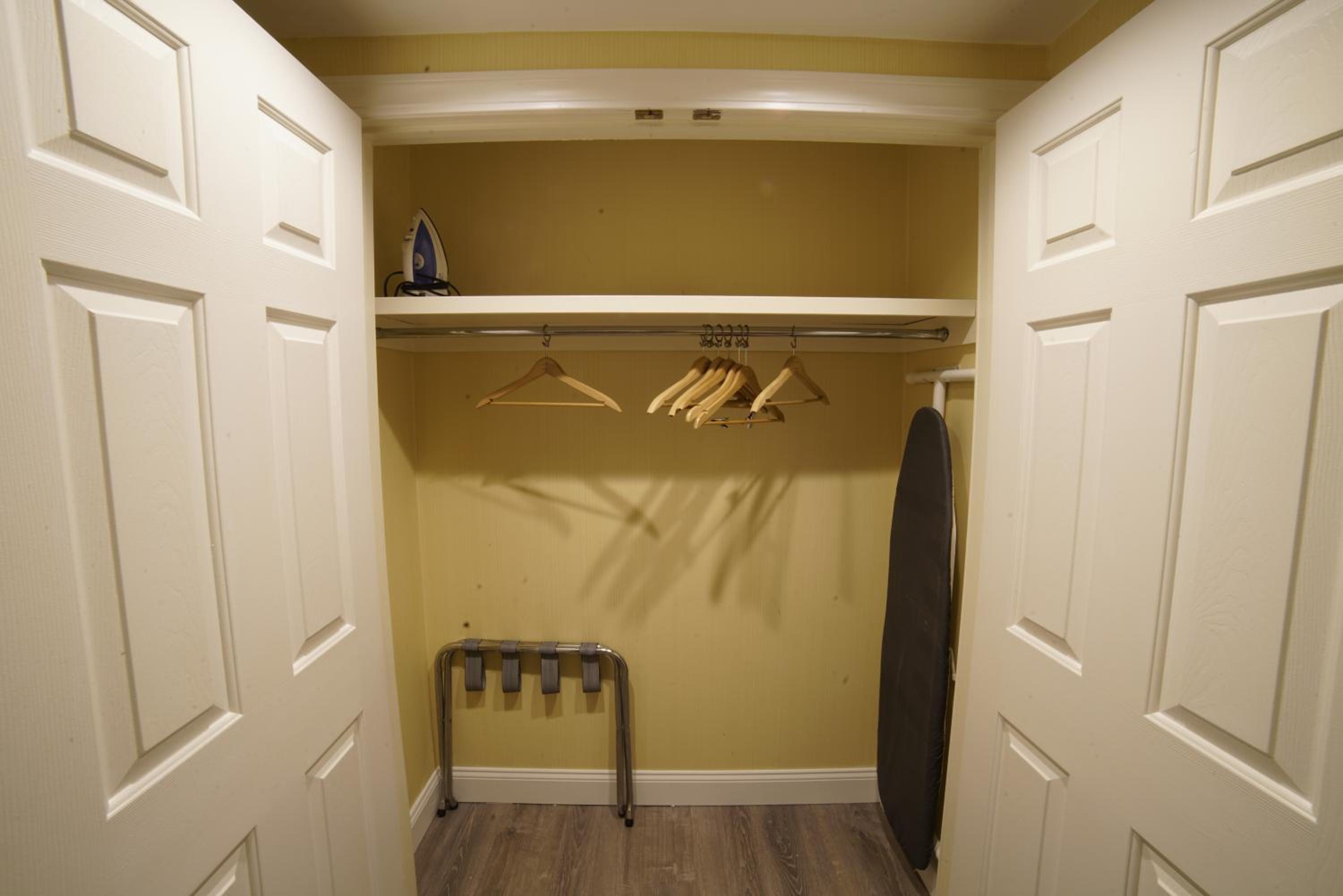 Standard Double Room with Two Double Beds - Photo 2