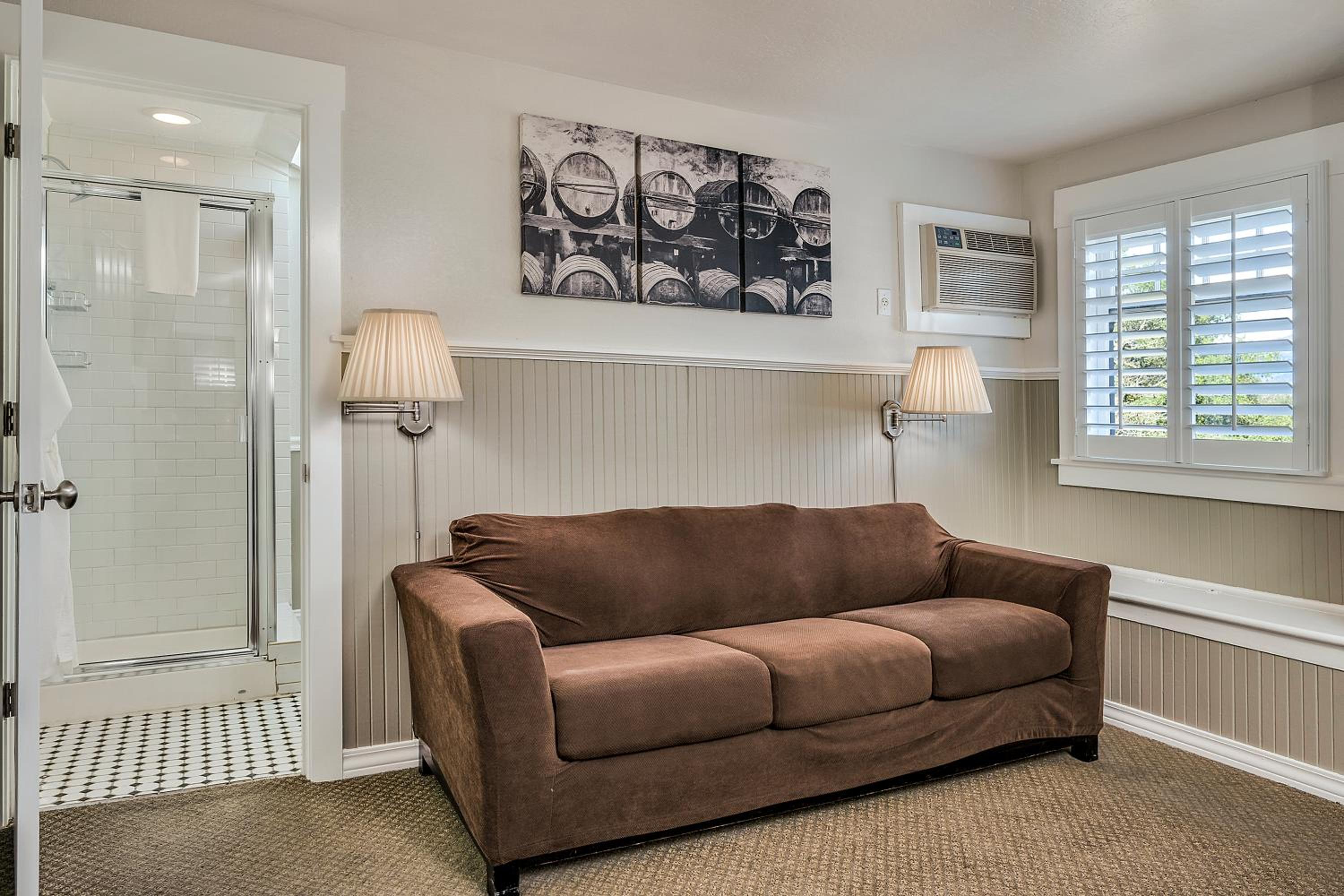 Deluxe King Room photo 2