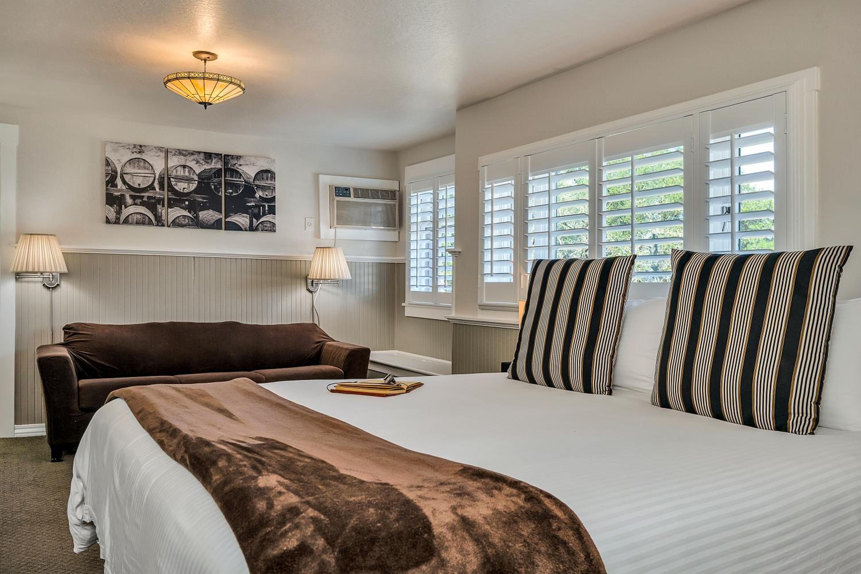 Deluxe King Room photo 3