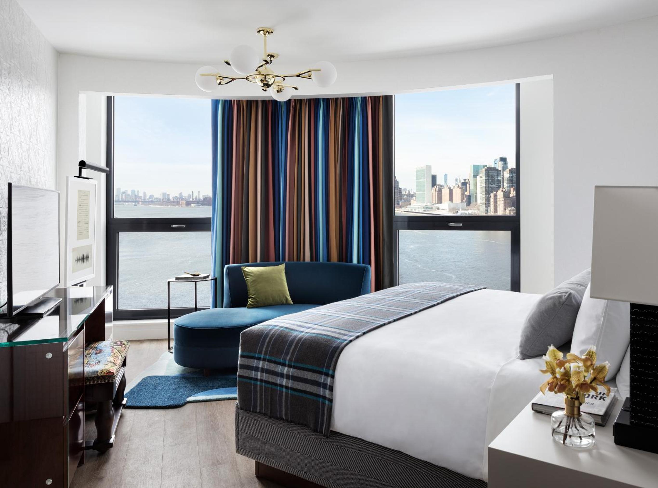 Junior King Suite with Skyline View