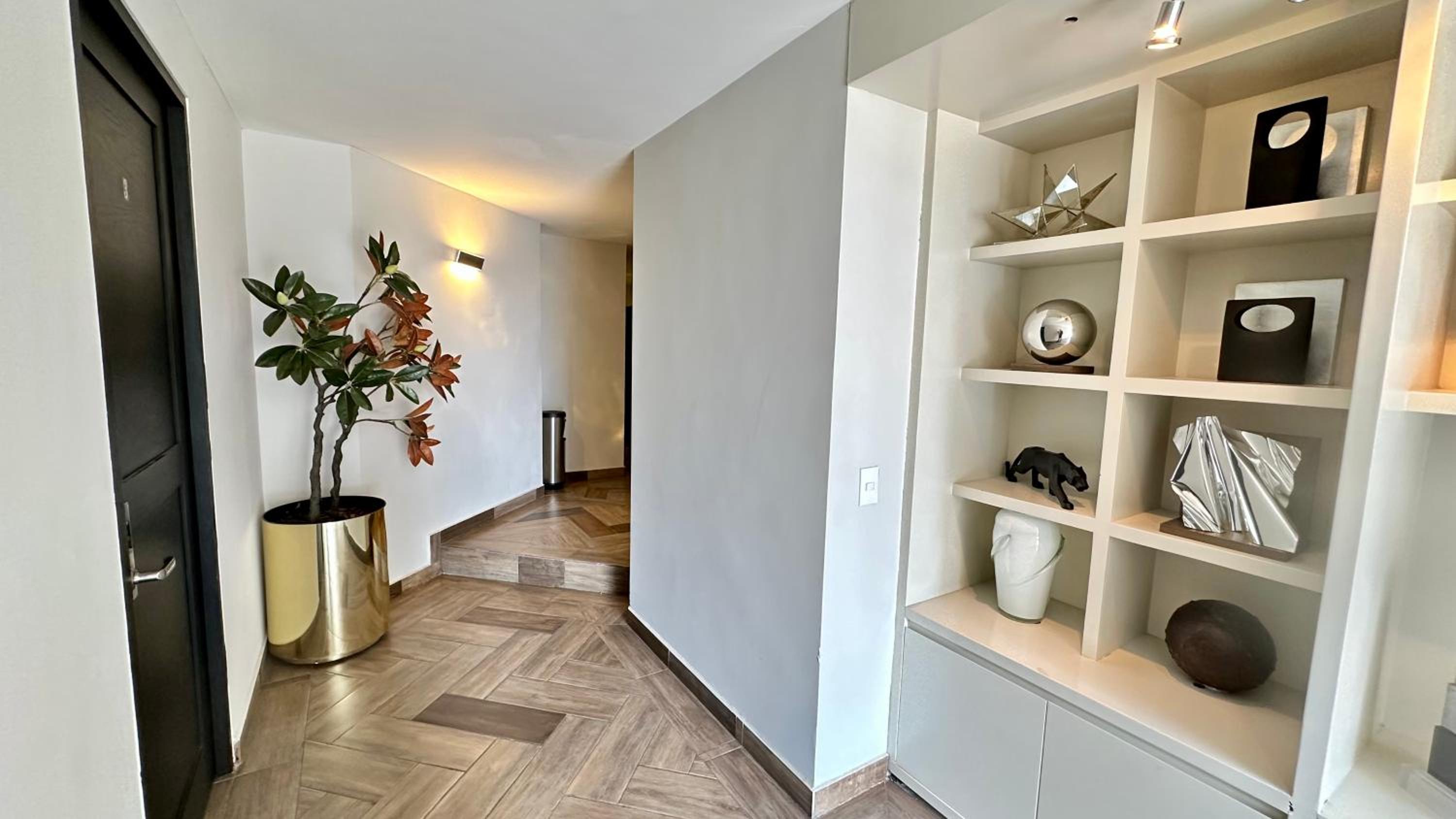 Deluxe Suite - Photo 8