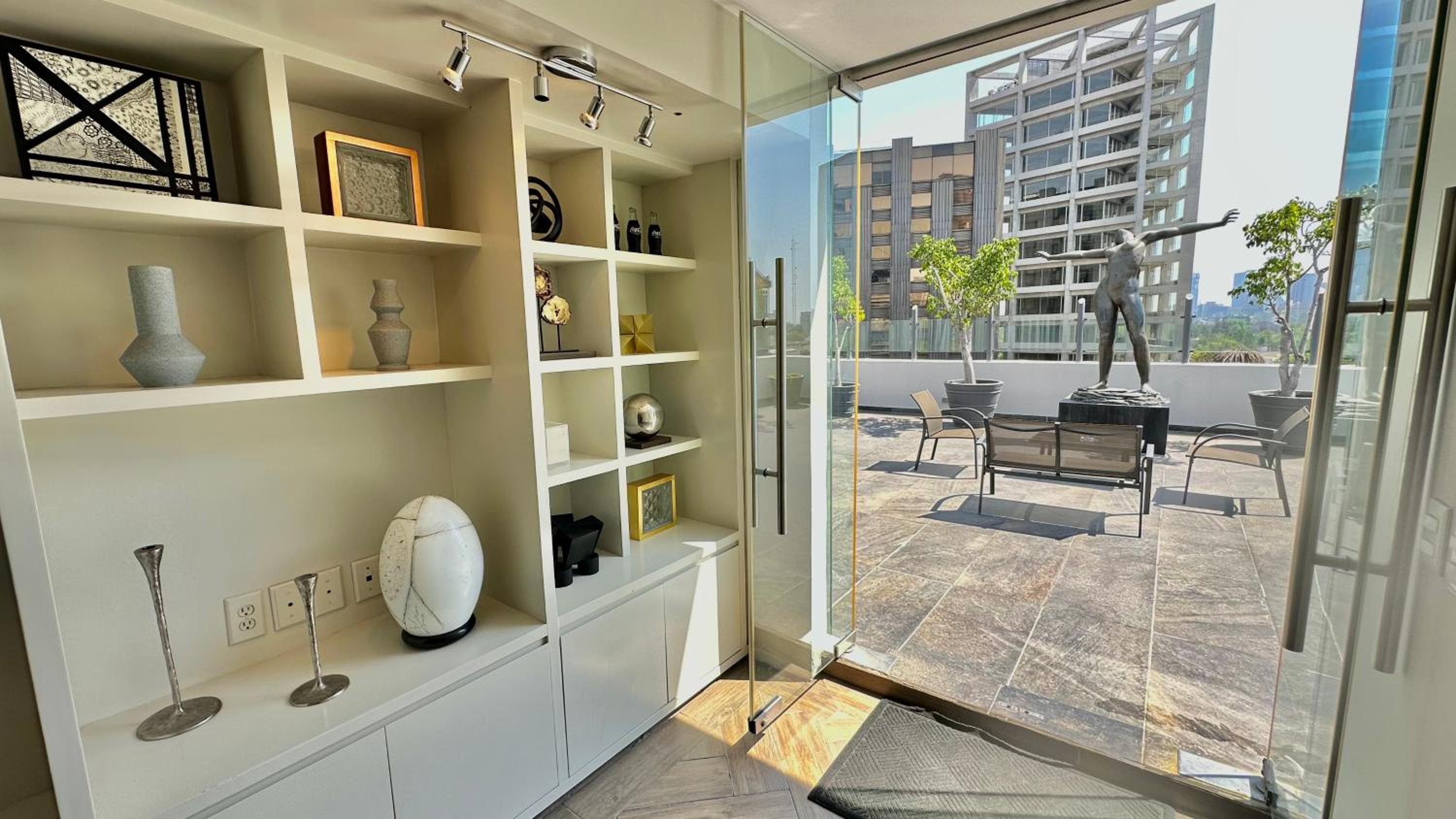 Deluxe Suite - Photo 6
