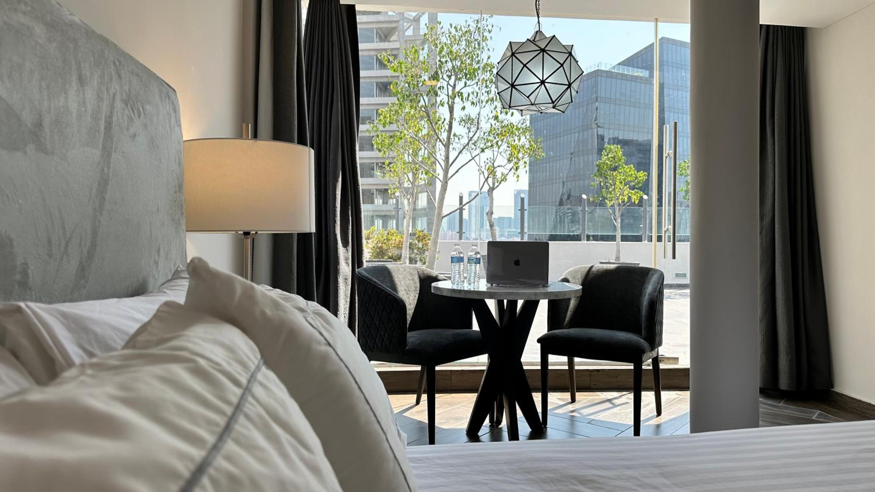 Deluxe Suite - Photo 13