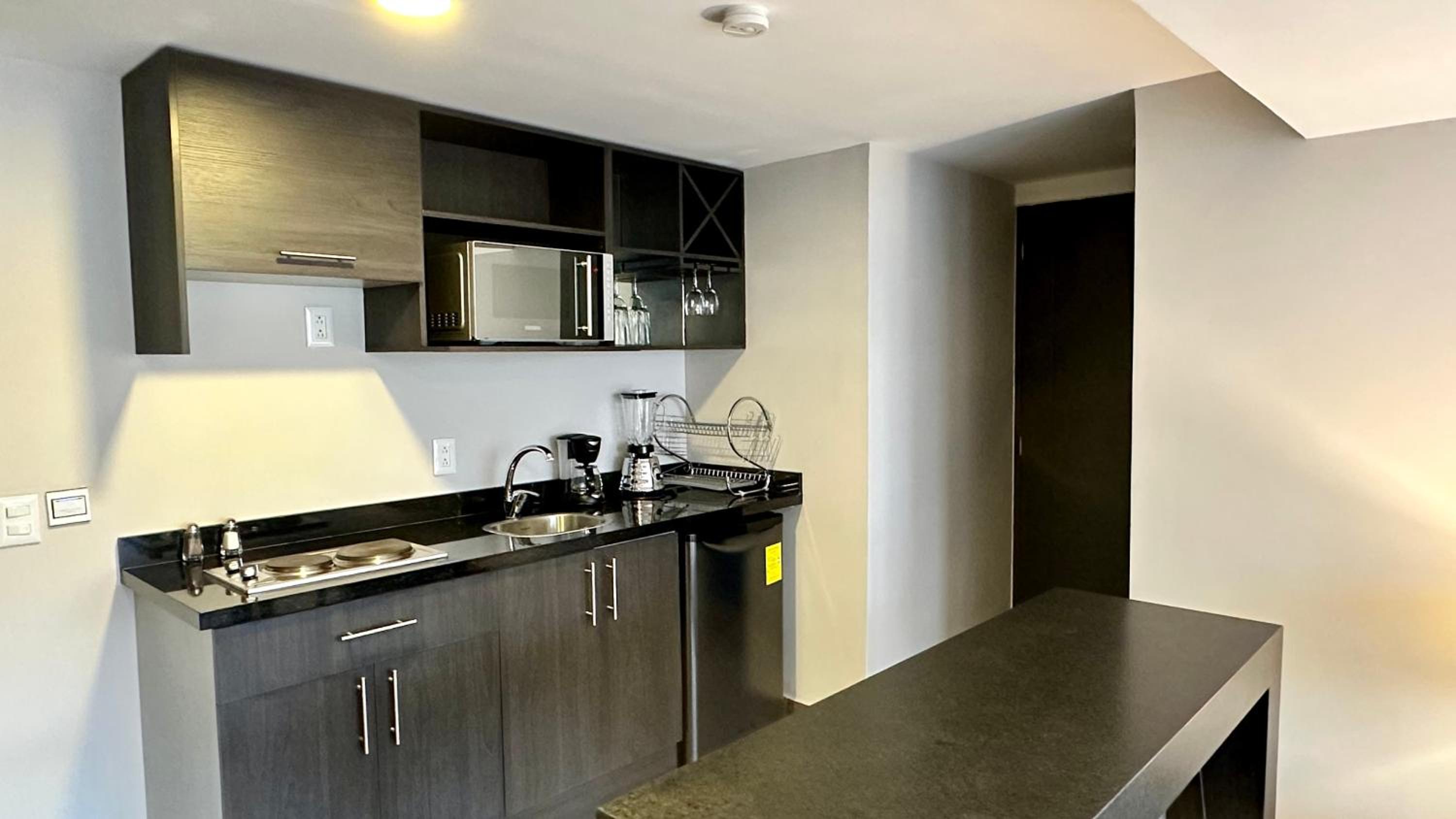 Deluxe Junior Suite - Photo 12