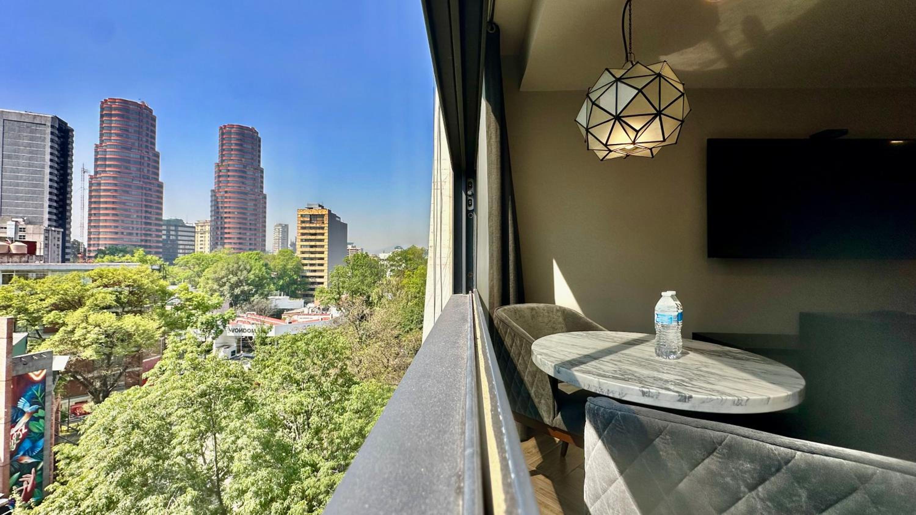 Deluxe Junior Suite - Photo 9