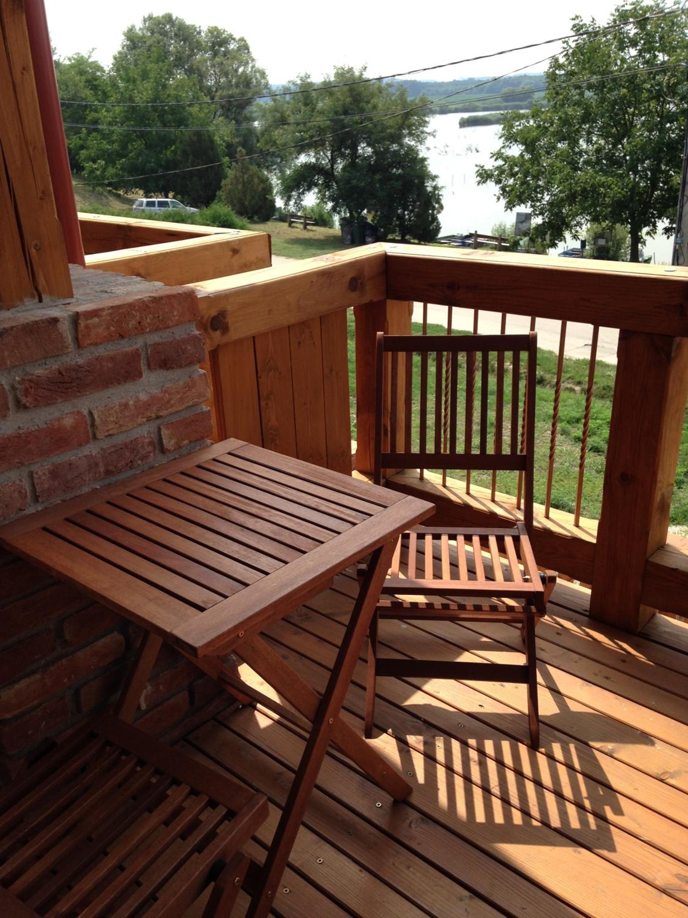 Family Room with Lake View - Photo 21