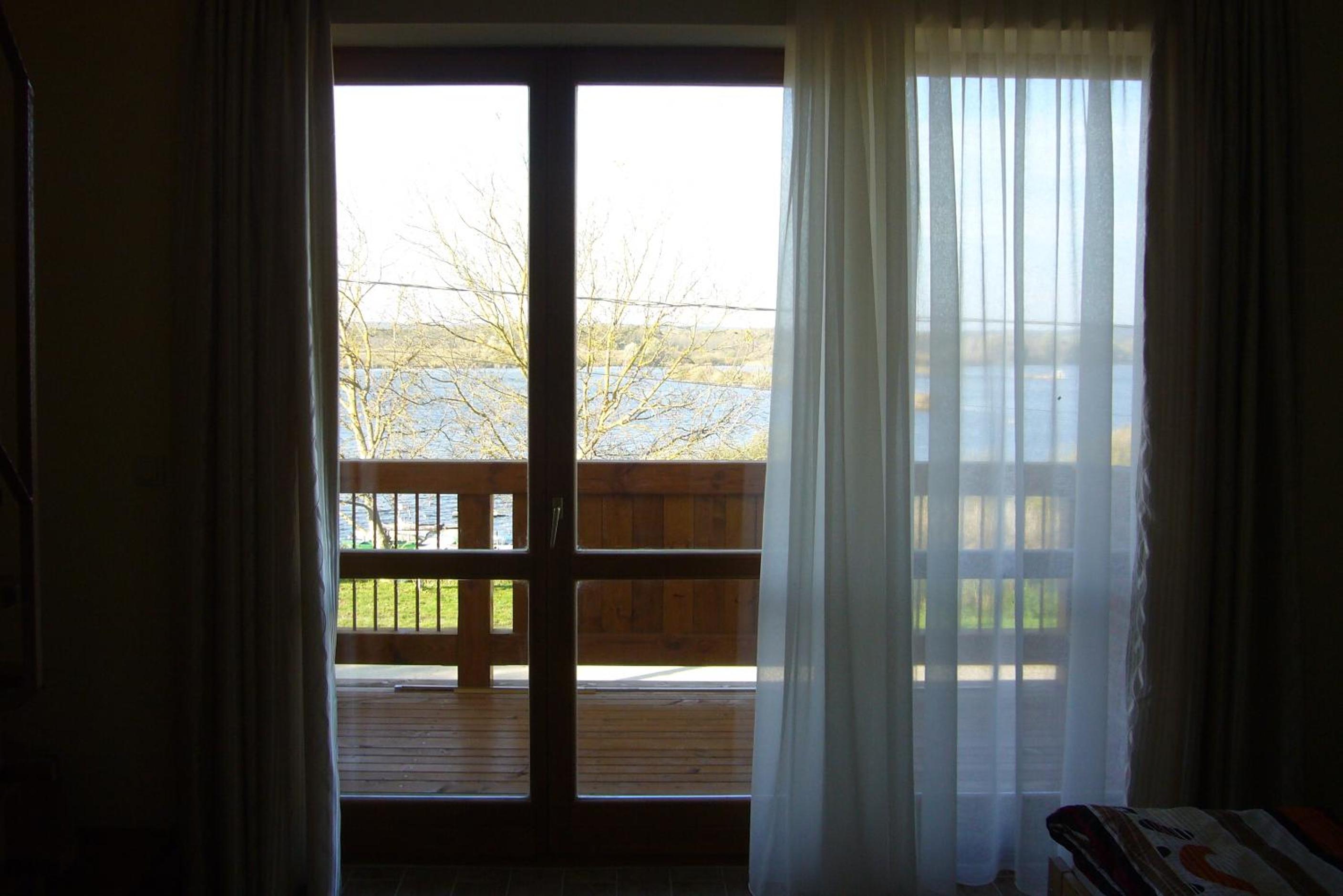 Family Room with Lake View - Photo 19