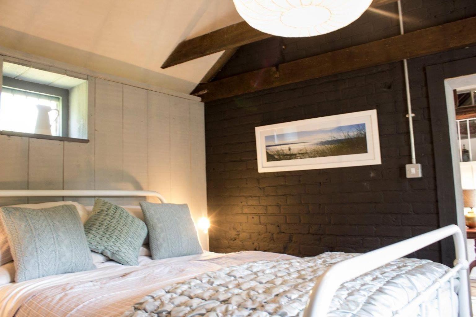 One-Bedroom House photo 3