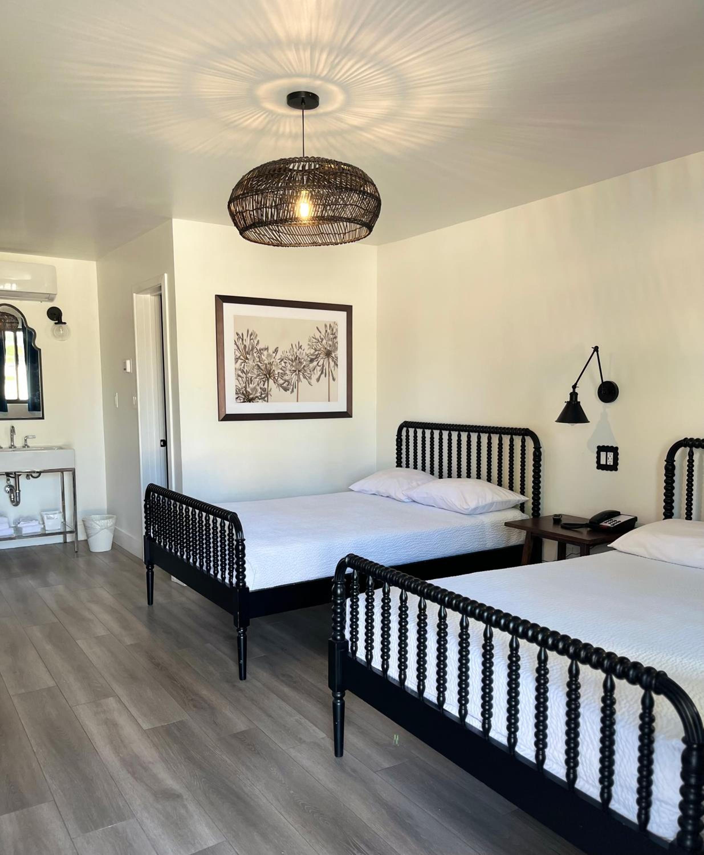 Double Room with Two Double Beds - Non-Smoking - Photo 6