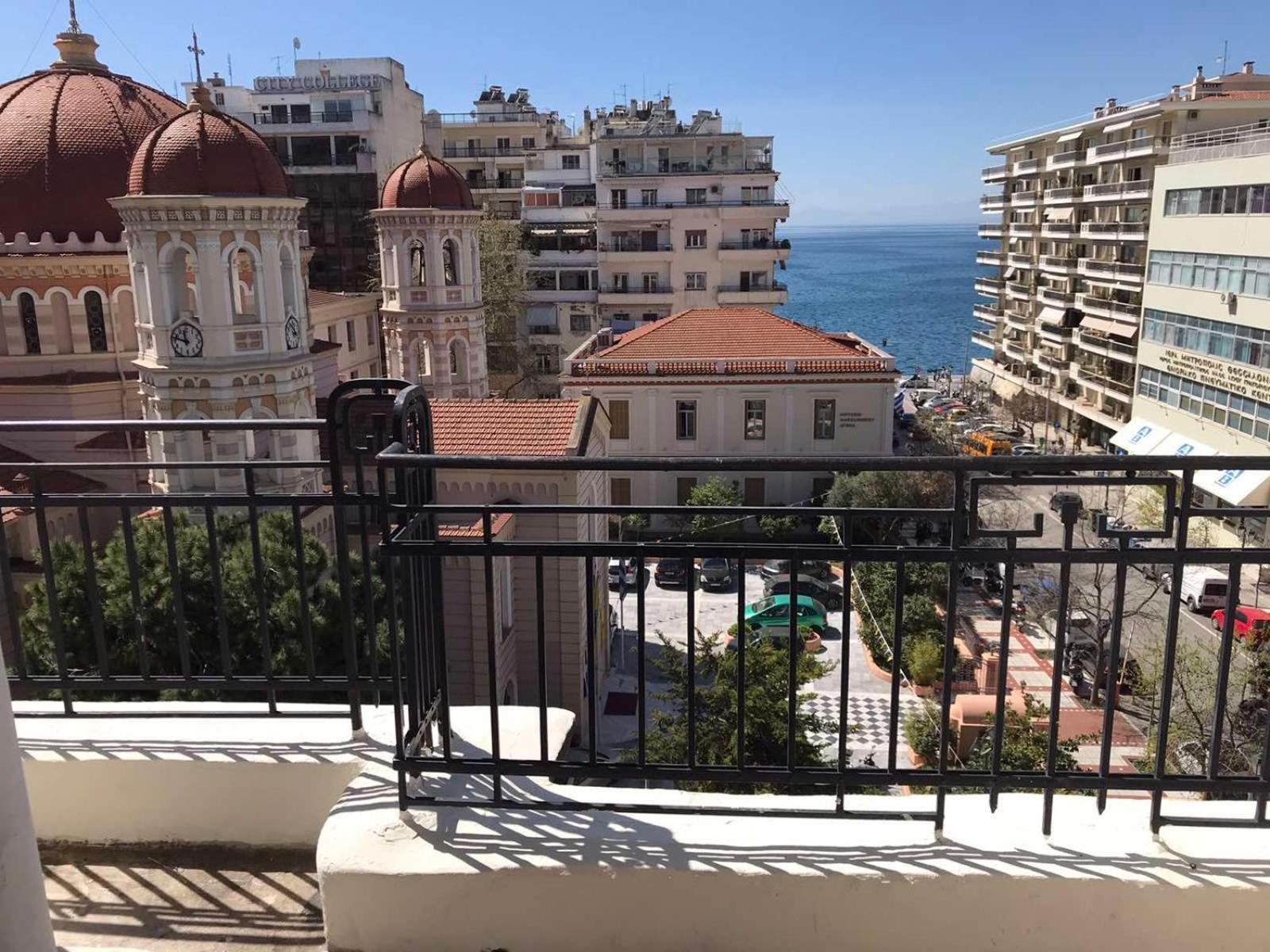 One-Bedroom Apartment with Sea View and Balcony