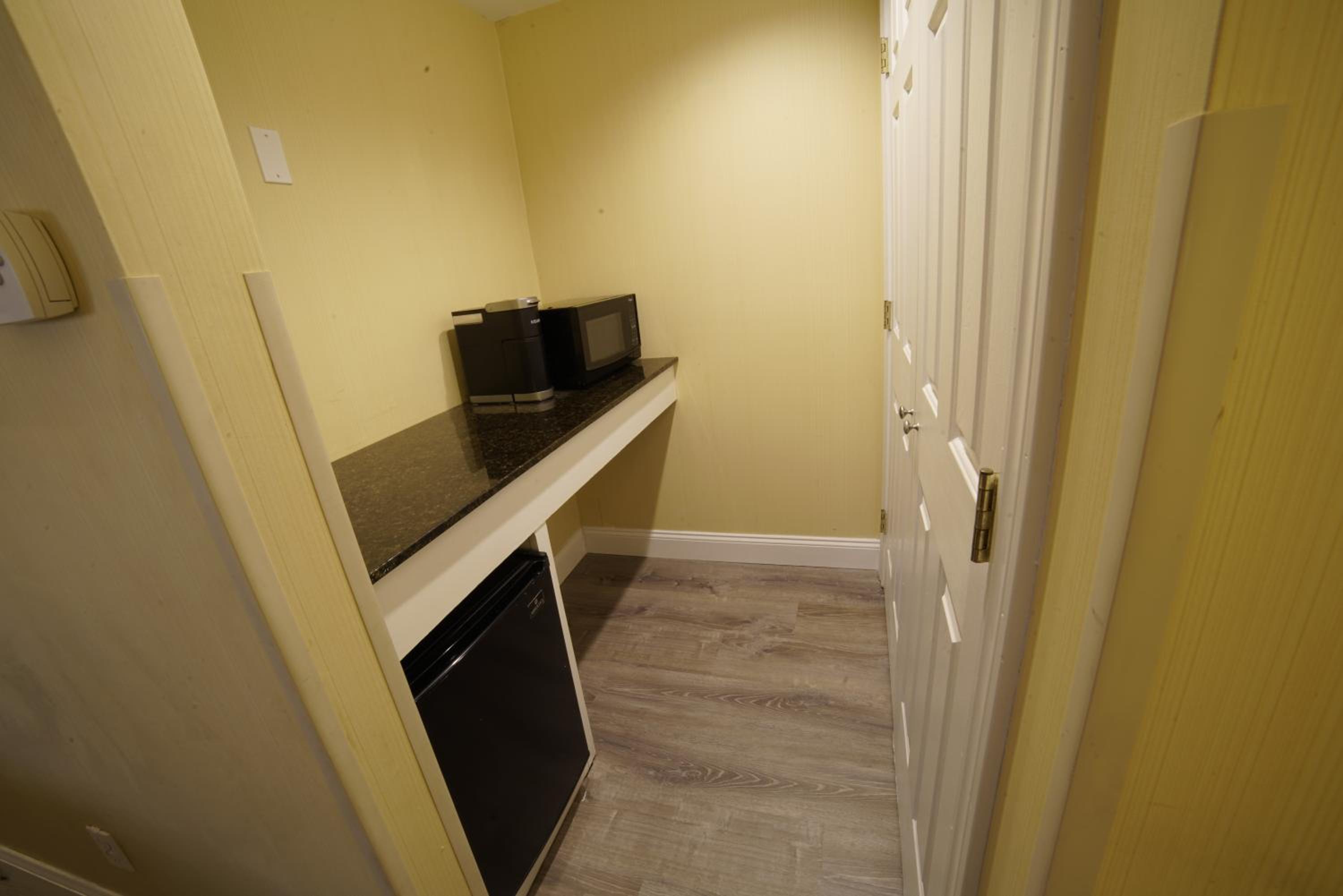 Superior King Room - Photo 3