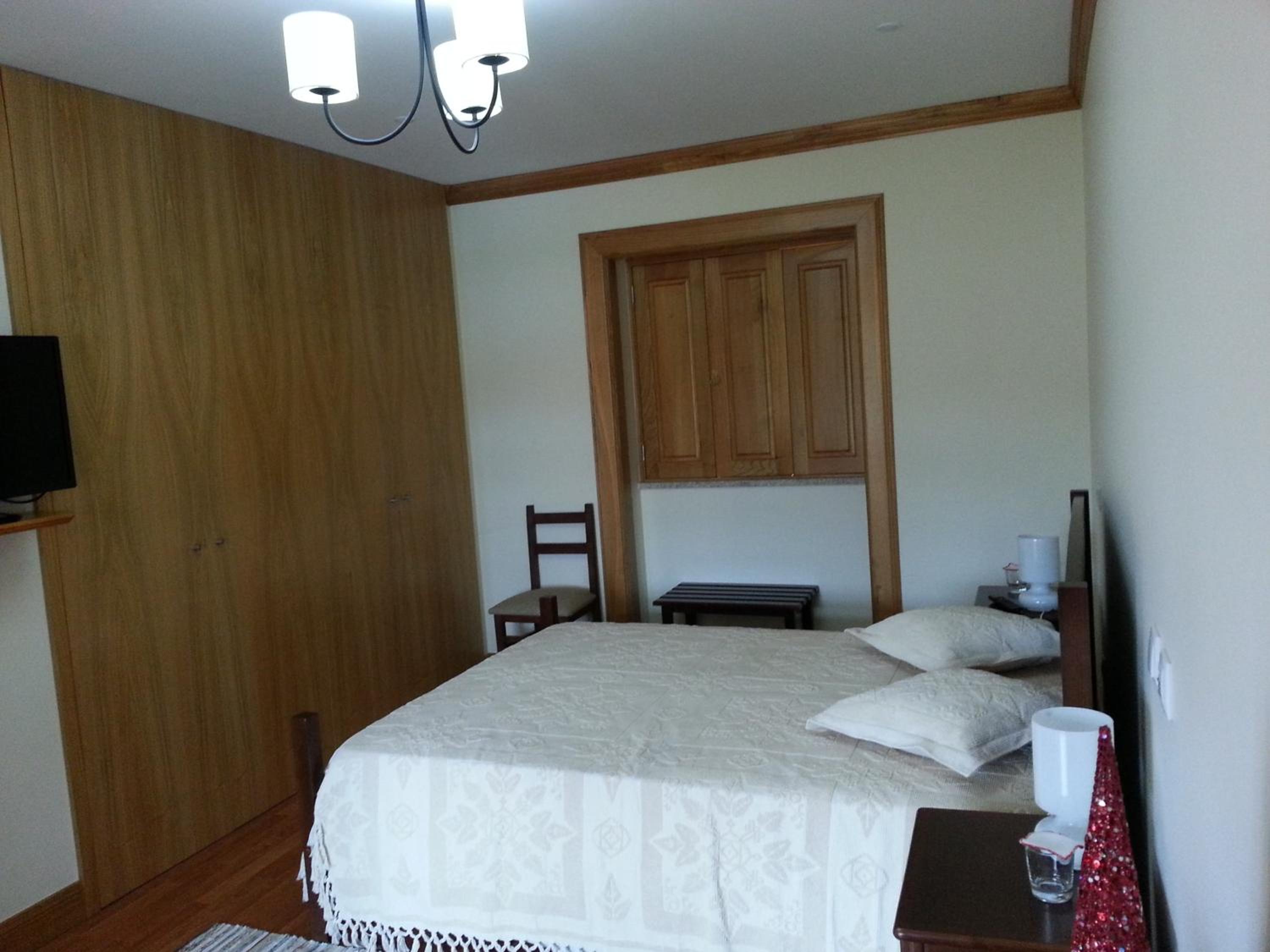 Deluxe Double Room (2 Adults + 1 Child) photo 1