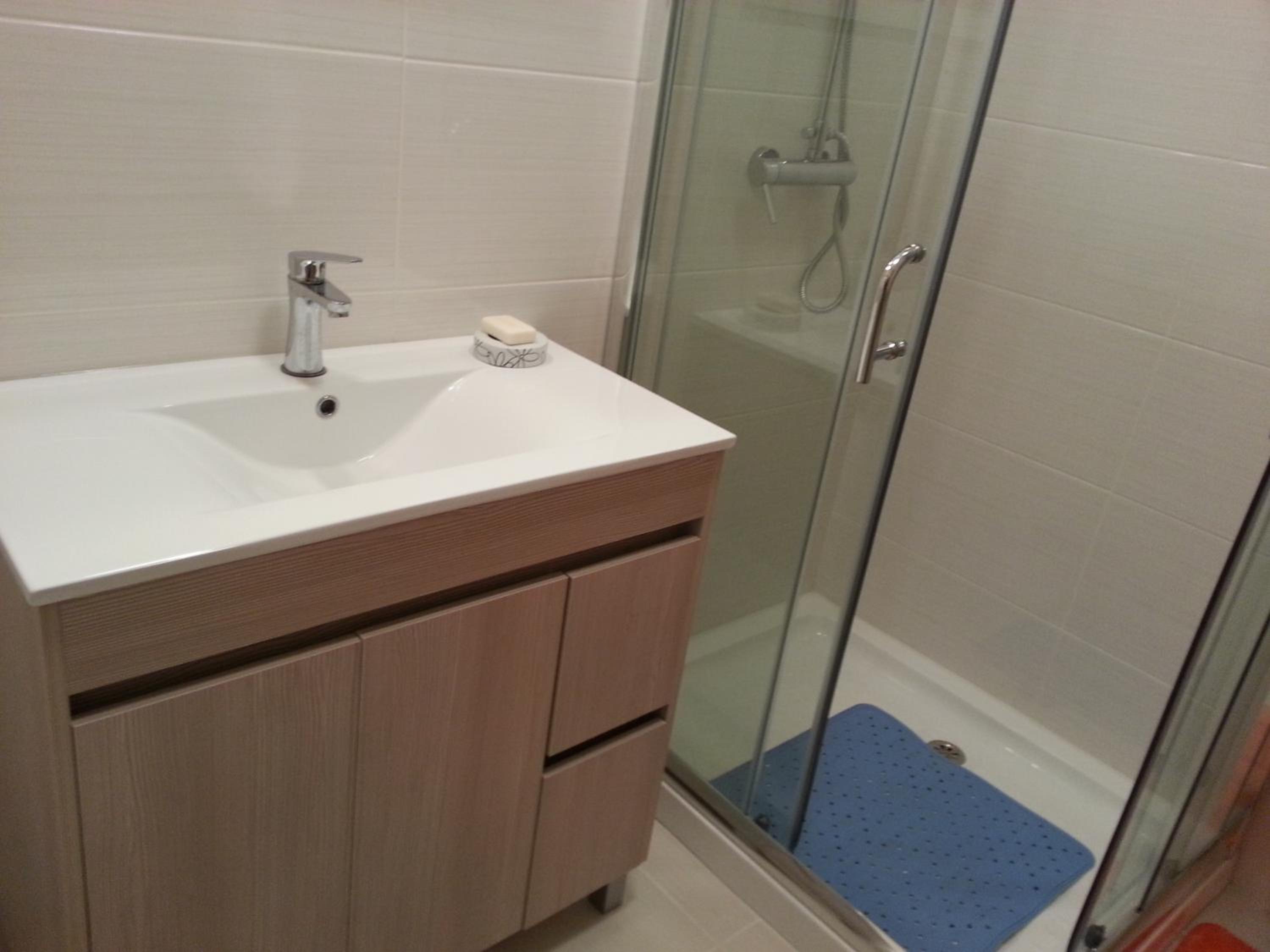 Deluxe Double Room (2 Adults + 1 Child) photo 2
