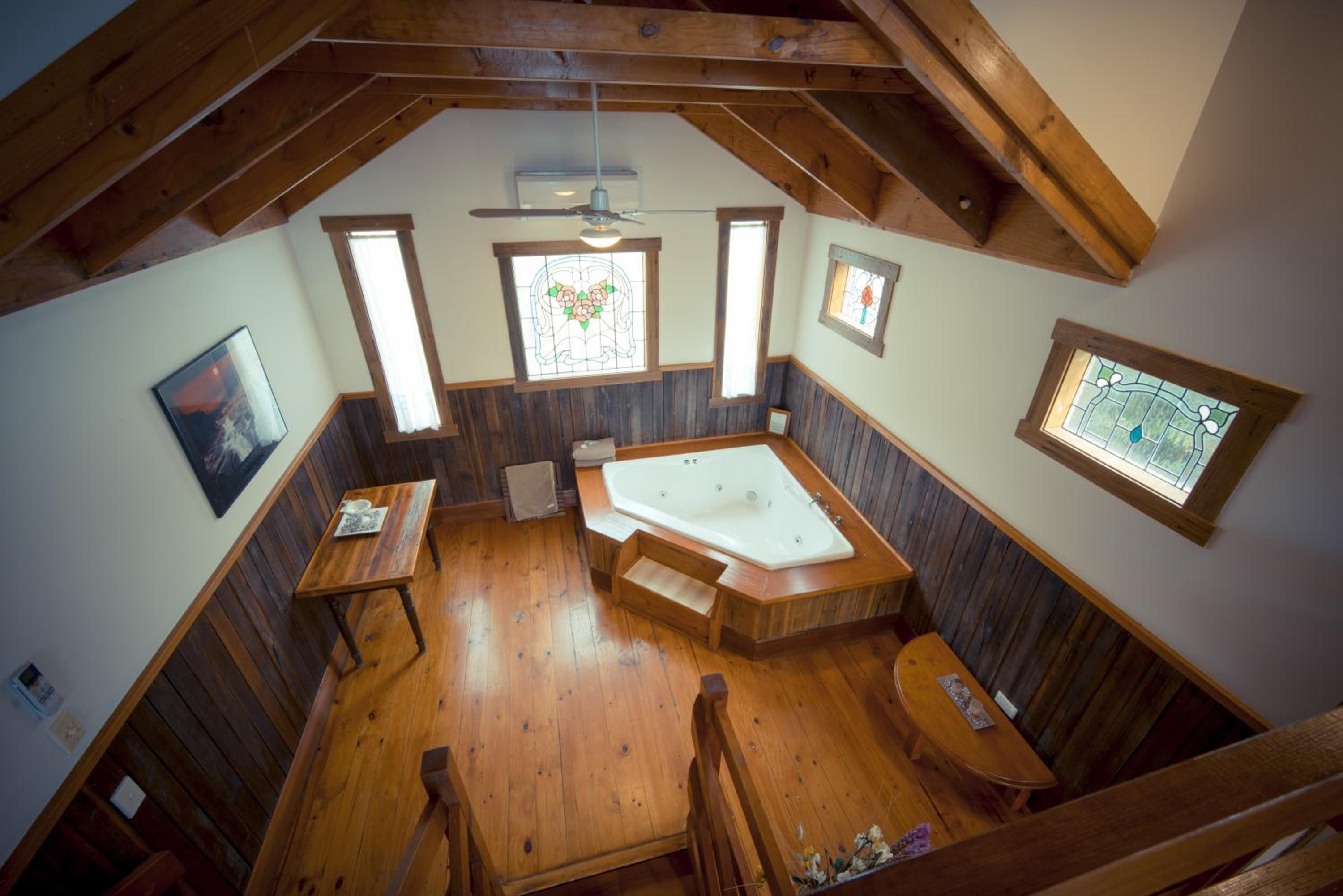 One-Bedroom Cottage - The Loft - Photo 2