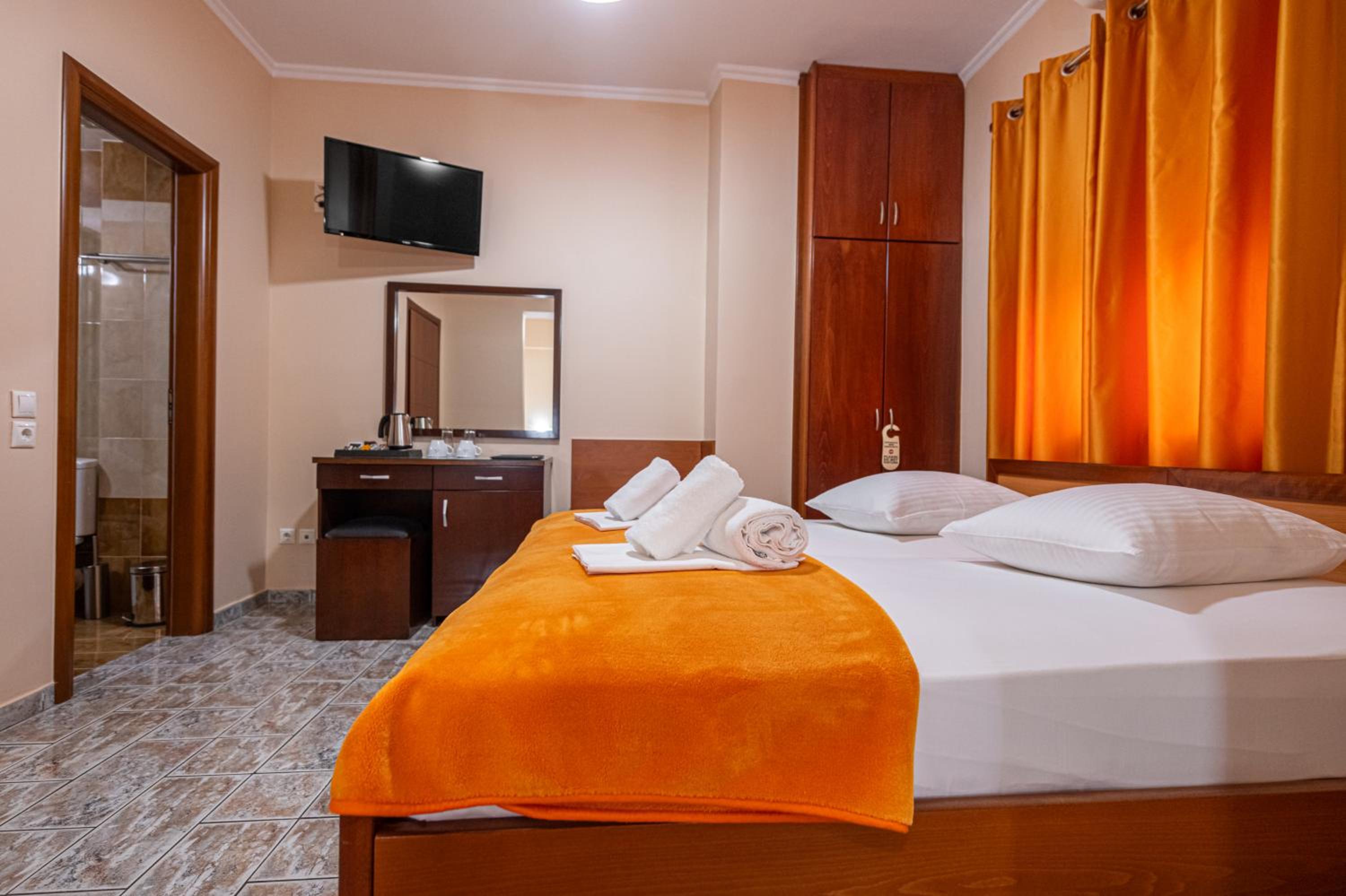 Economy Double or Twin Room - Photo 11