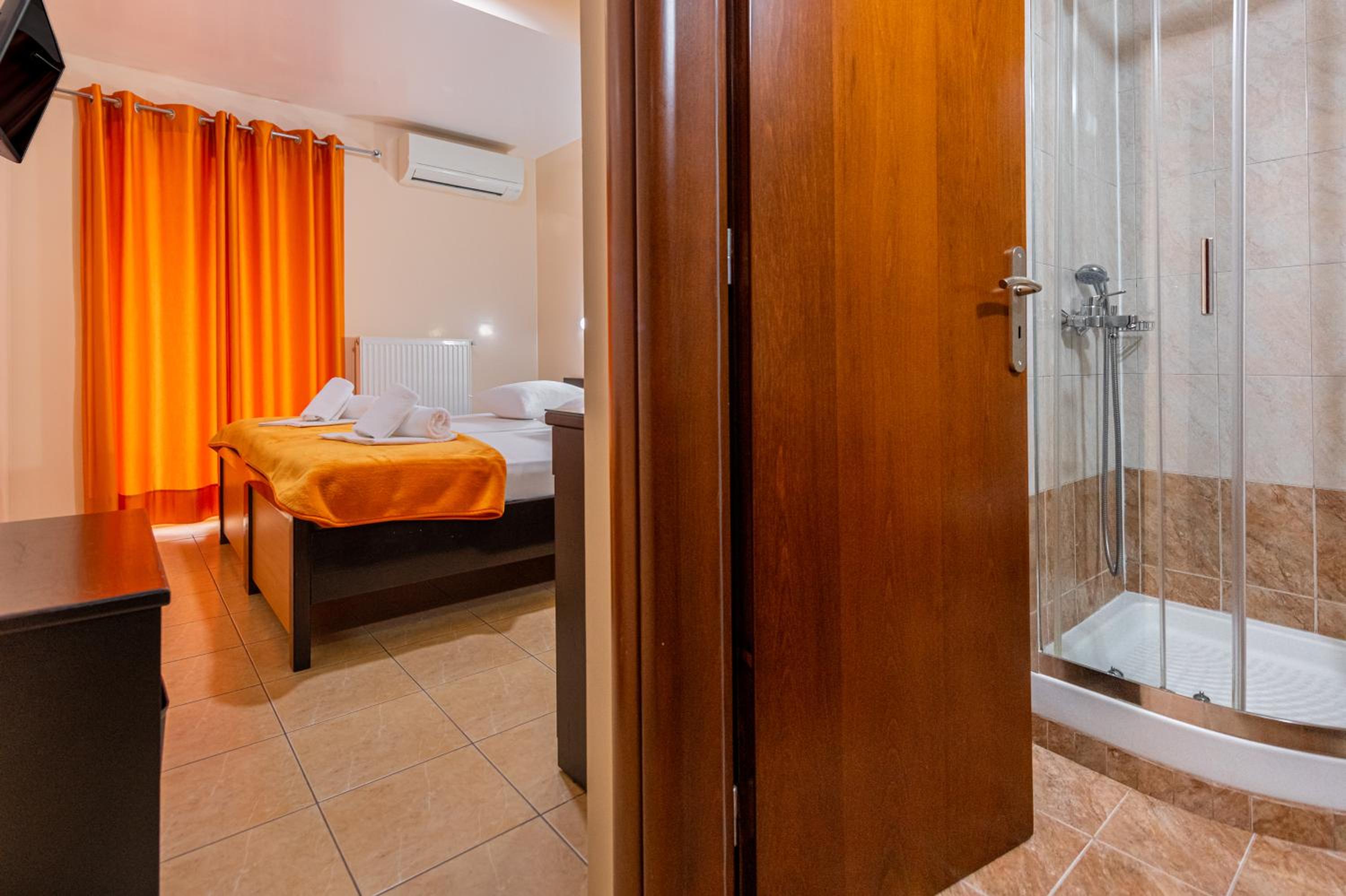 Economy Double or Twin Room - Photo 14