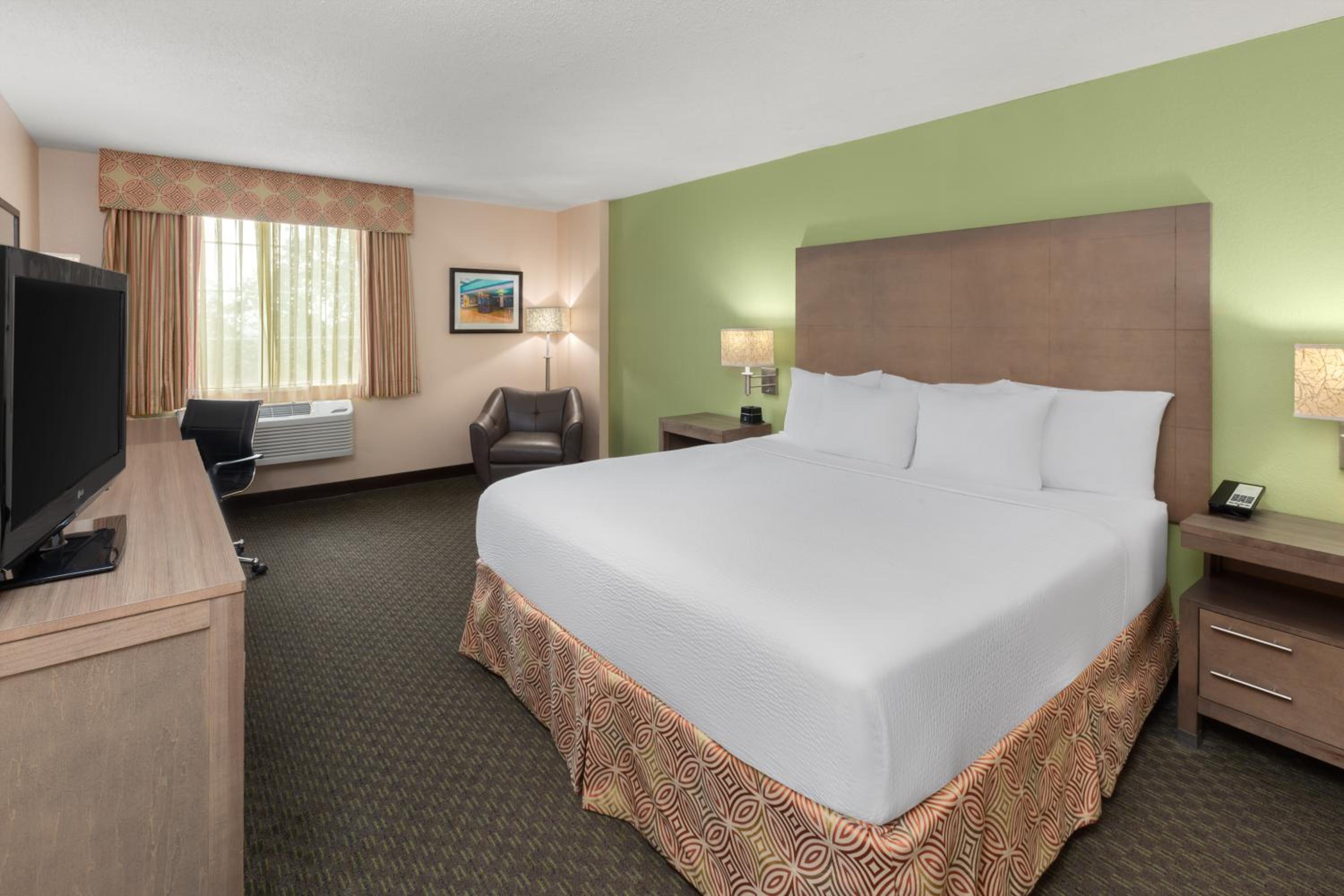 Deluxe King Room - Photo 6
