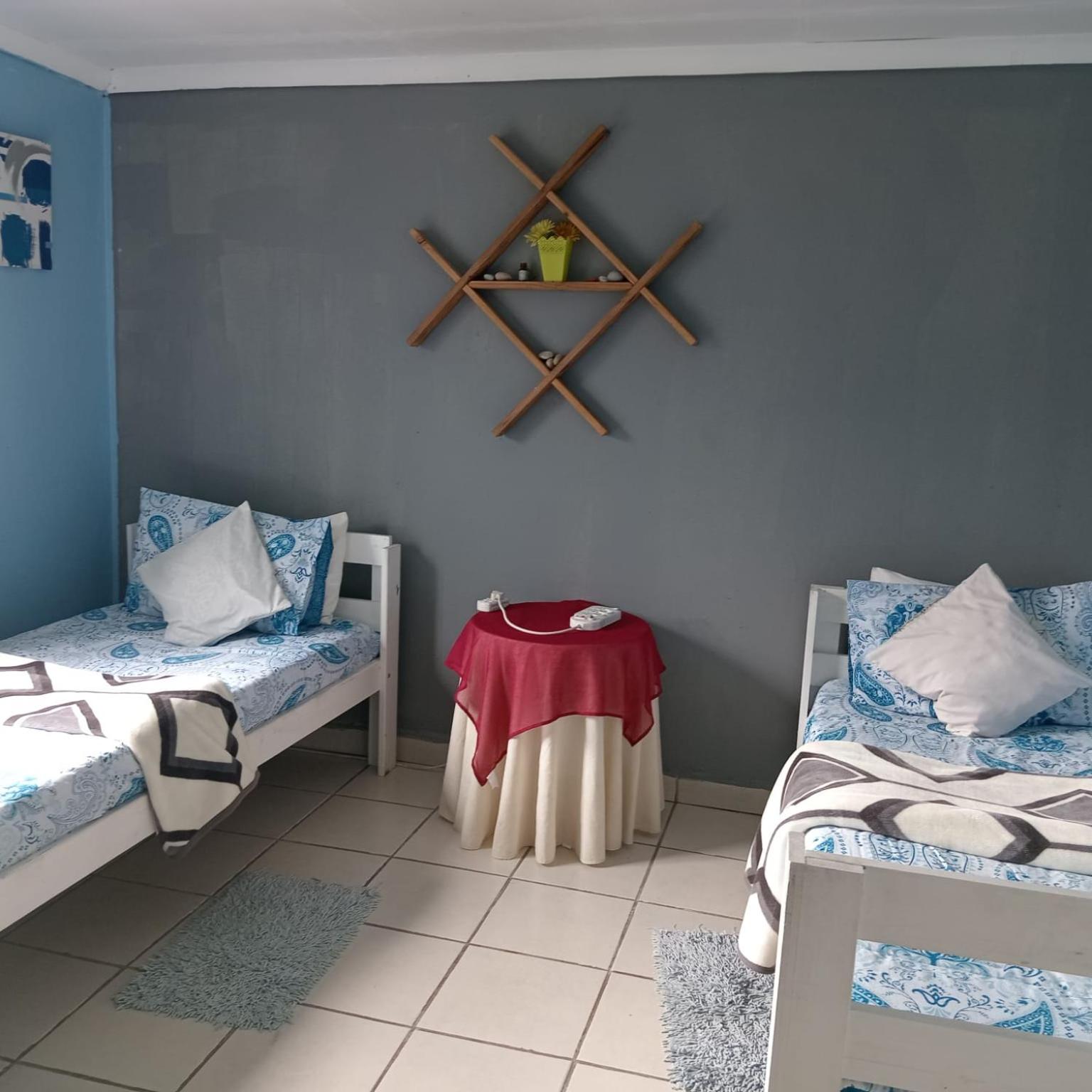 Two-Bedroom House - Photo 31