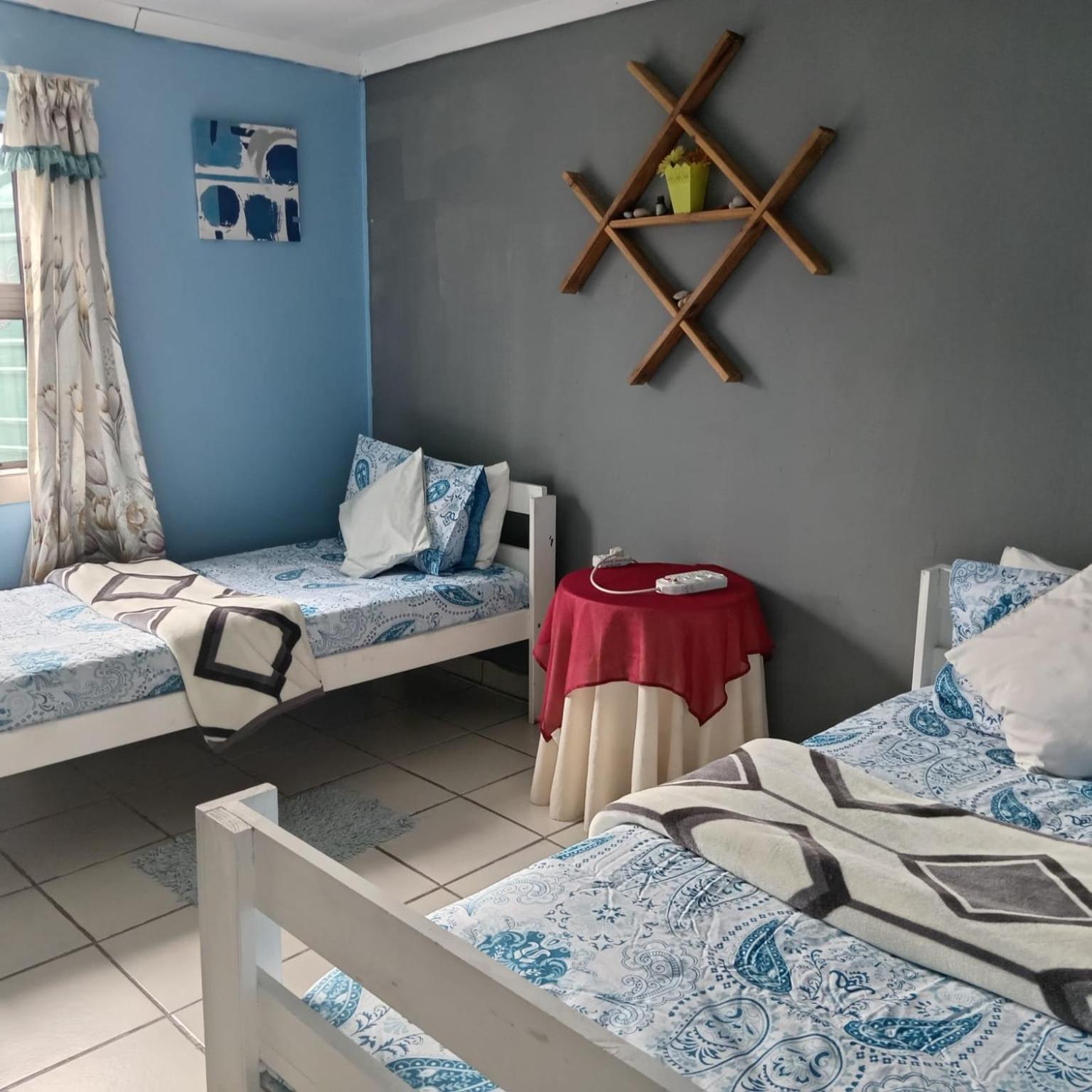 Two-Bedroom House - Photo 27