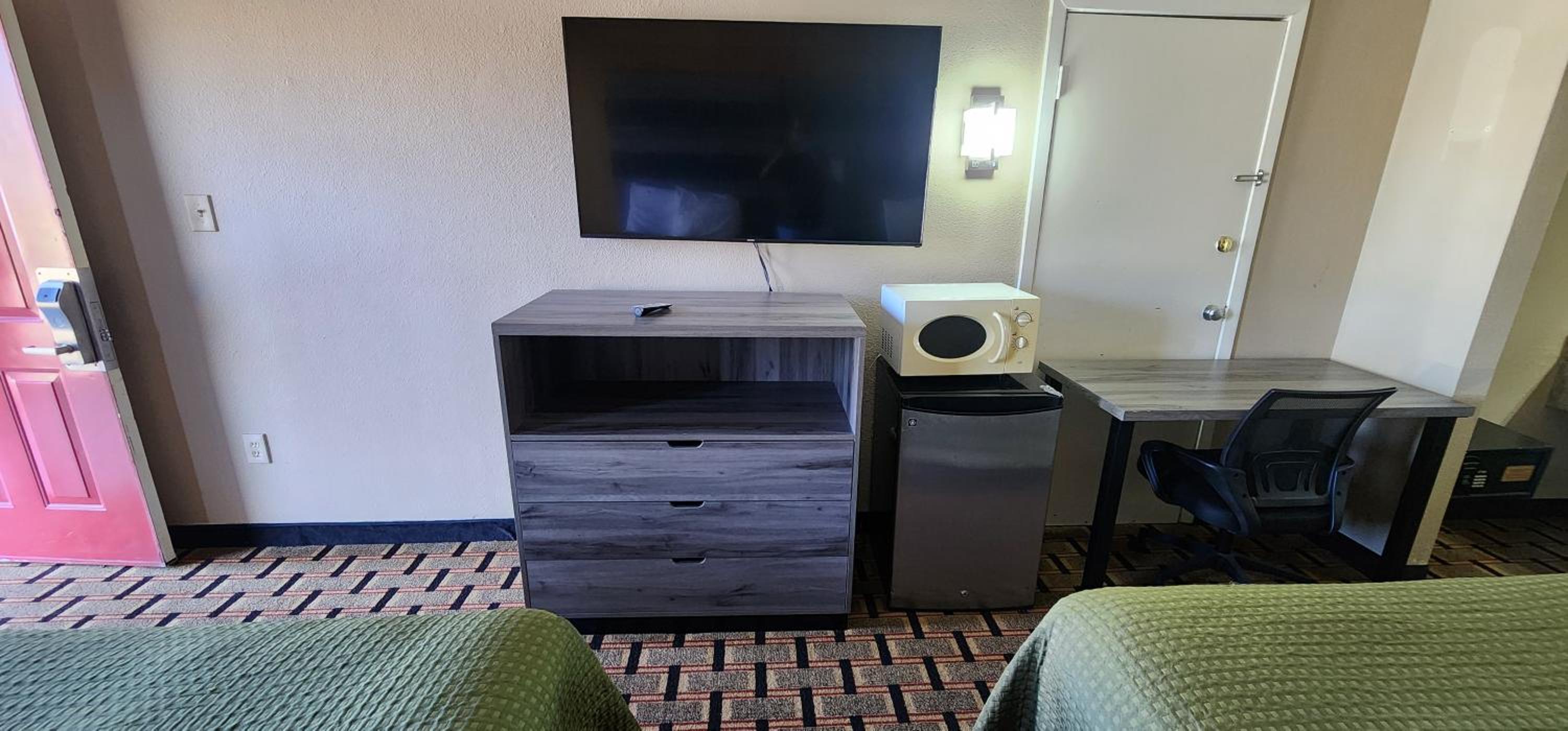 Double Room with Two Double Beds - Smoking - Photo 8