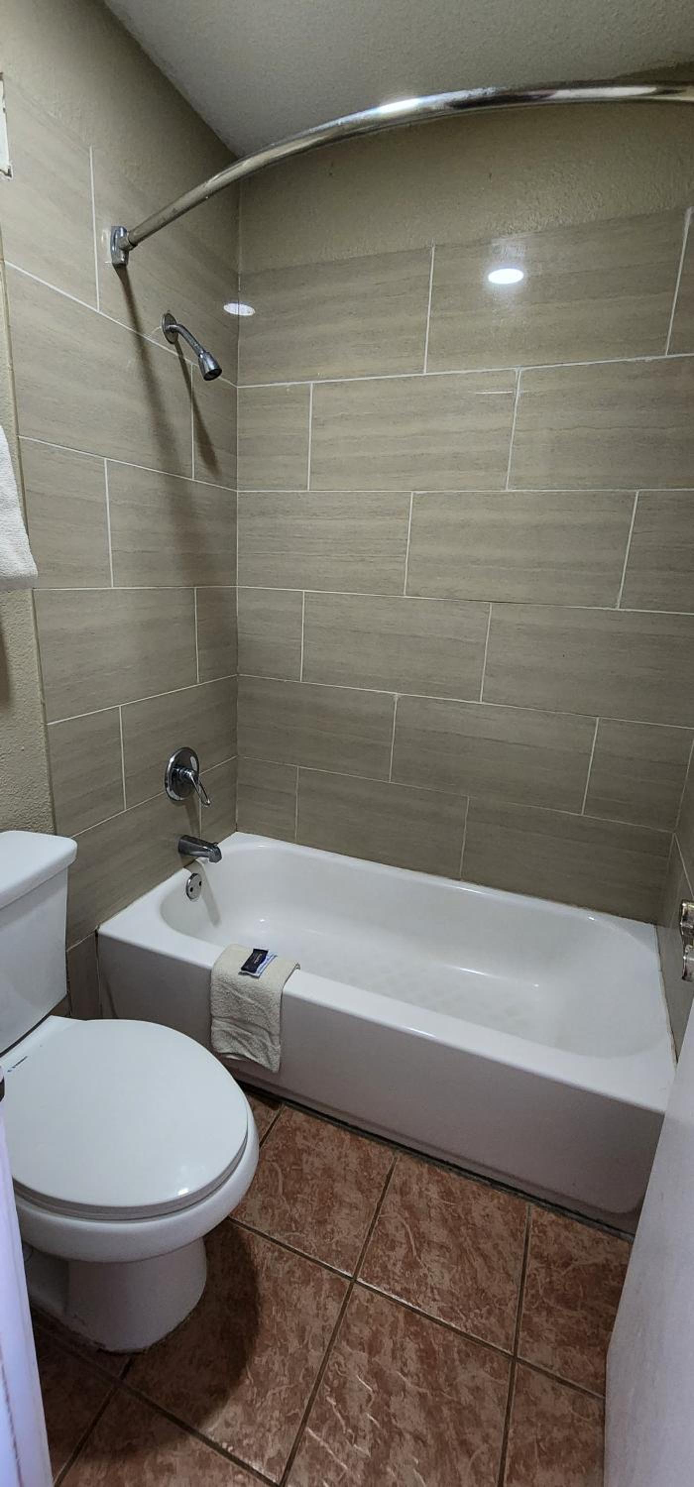 Double Room with Two Double Beds - Smoking - Photo 3