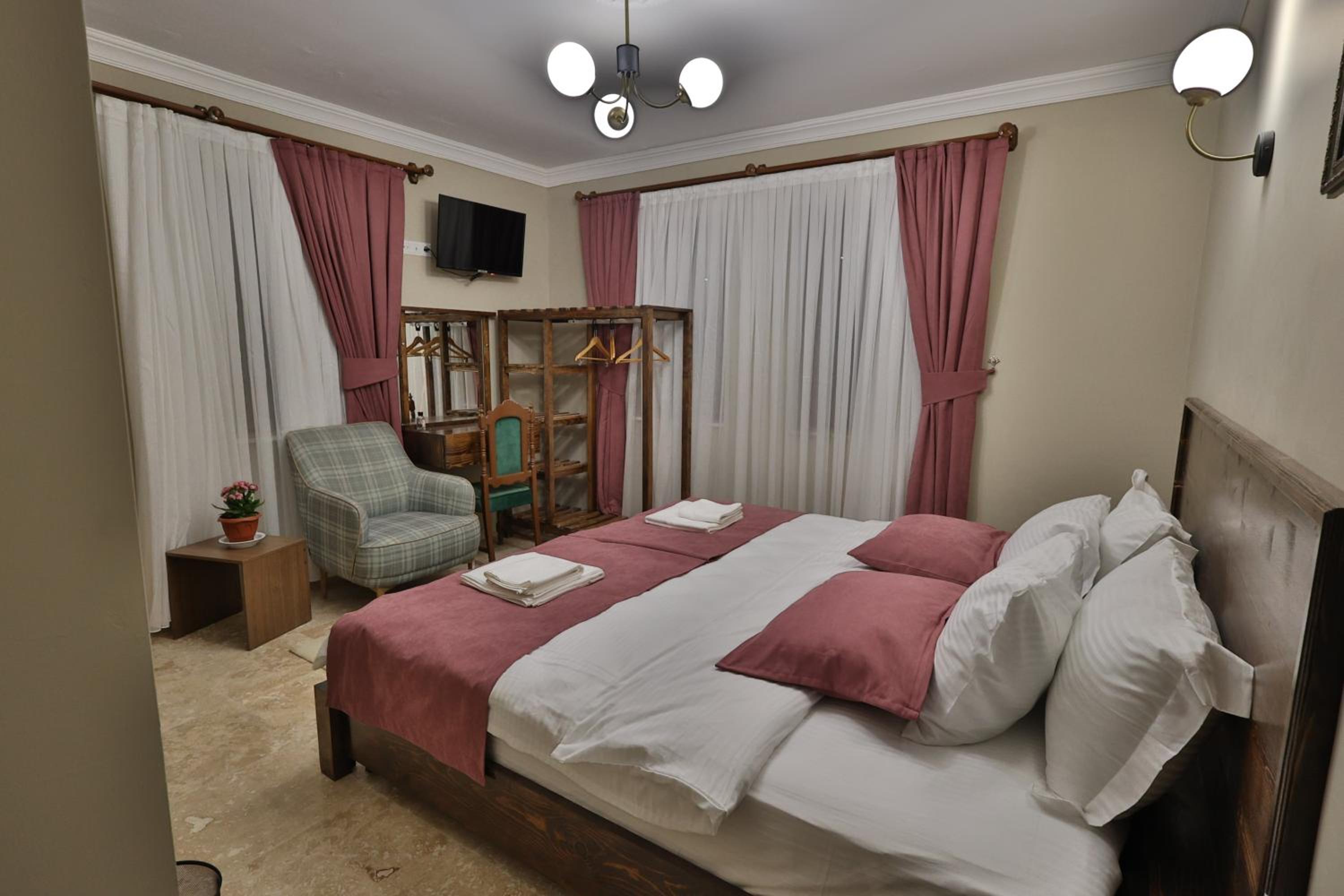 Deluxe Double or Twin Room with Balcony photo 1