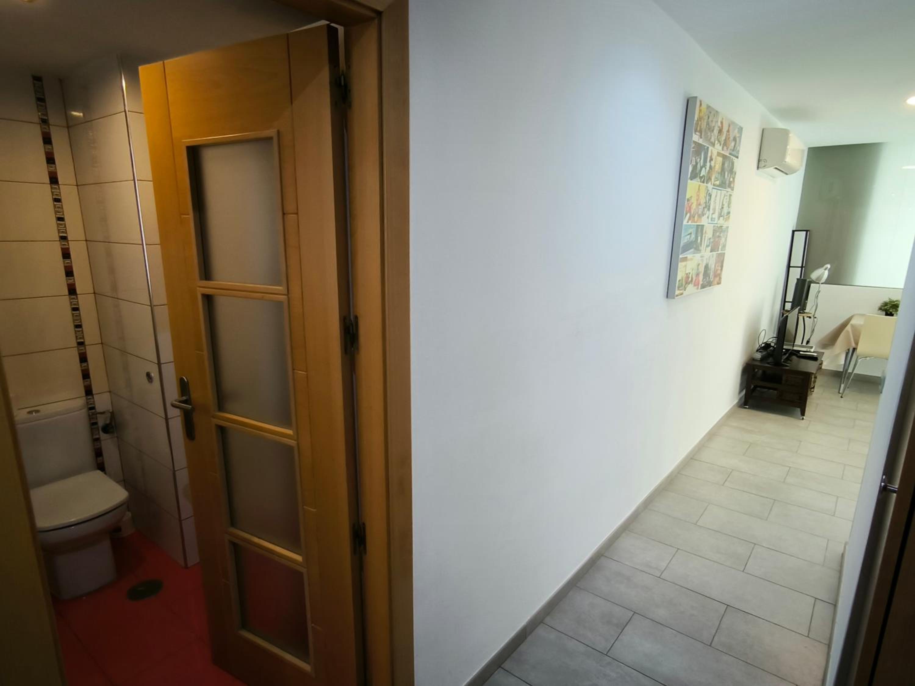 Studio Apartment - Photo 17