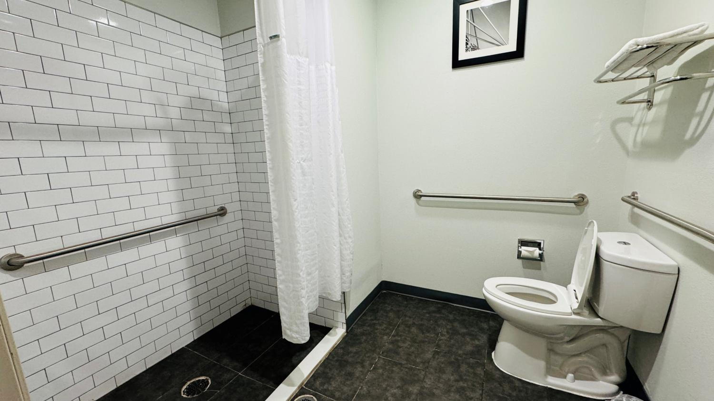 King Room - Disability Access/Non-Smoking - Photo 4
