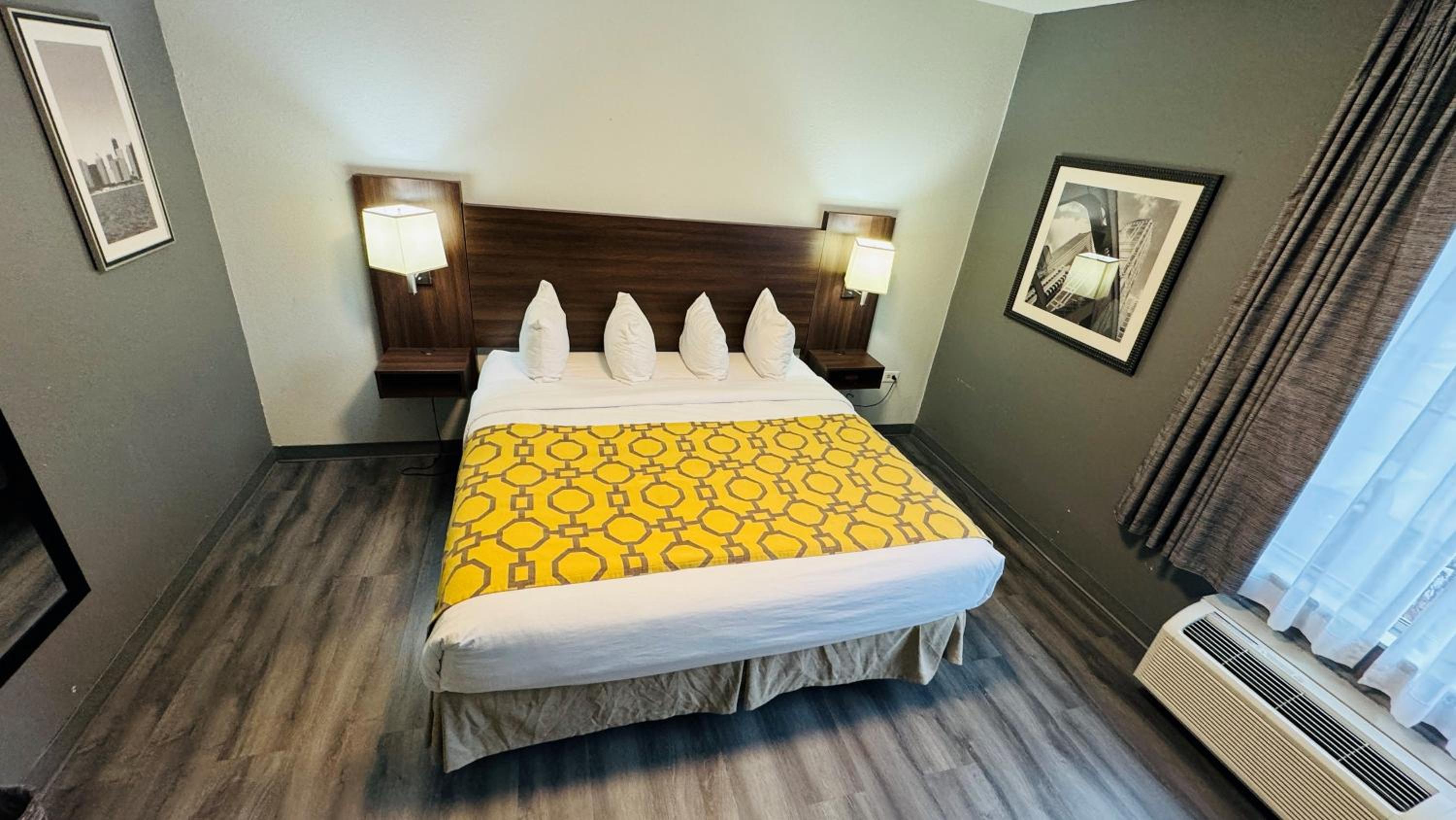 King Room - Disability Access/Non-Smoking - Photo 1