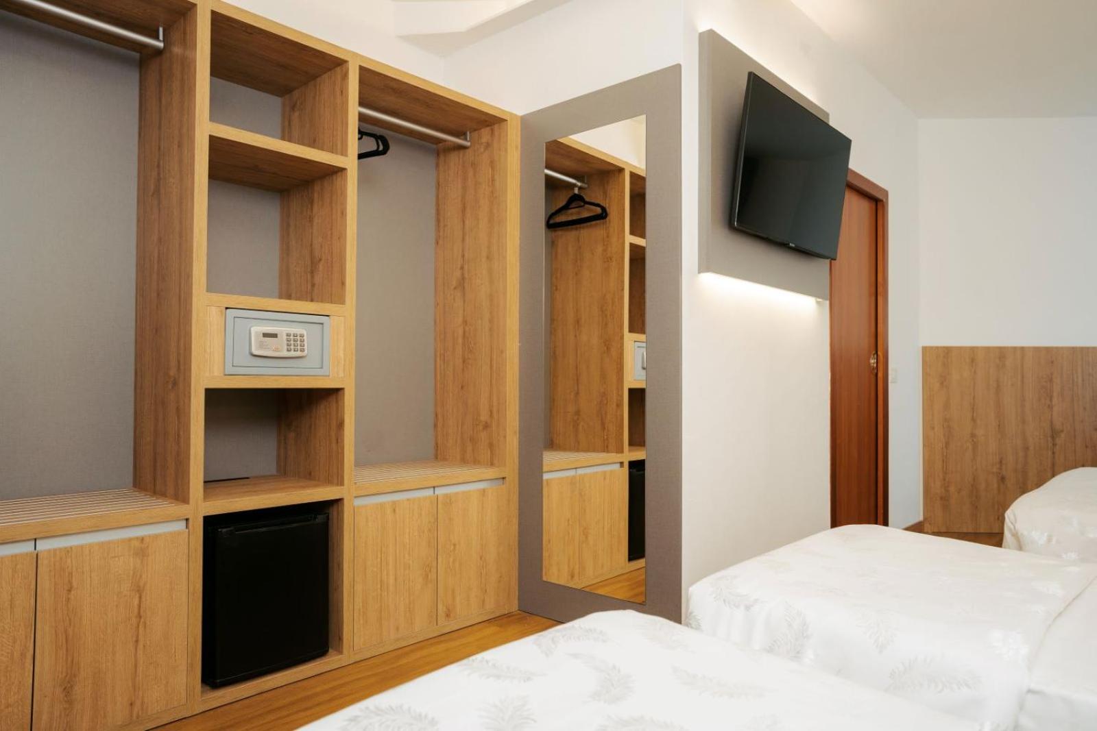 Standard Quadruple Room - Photo 5