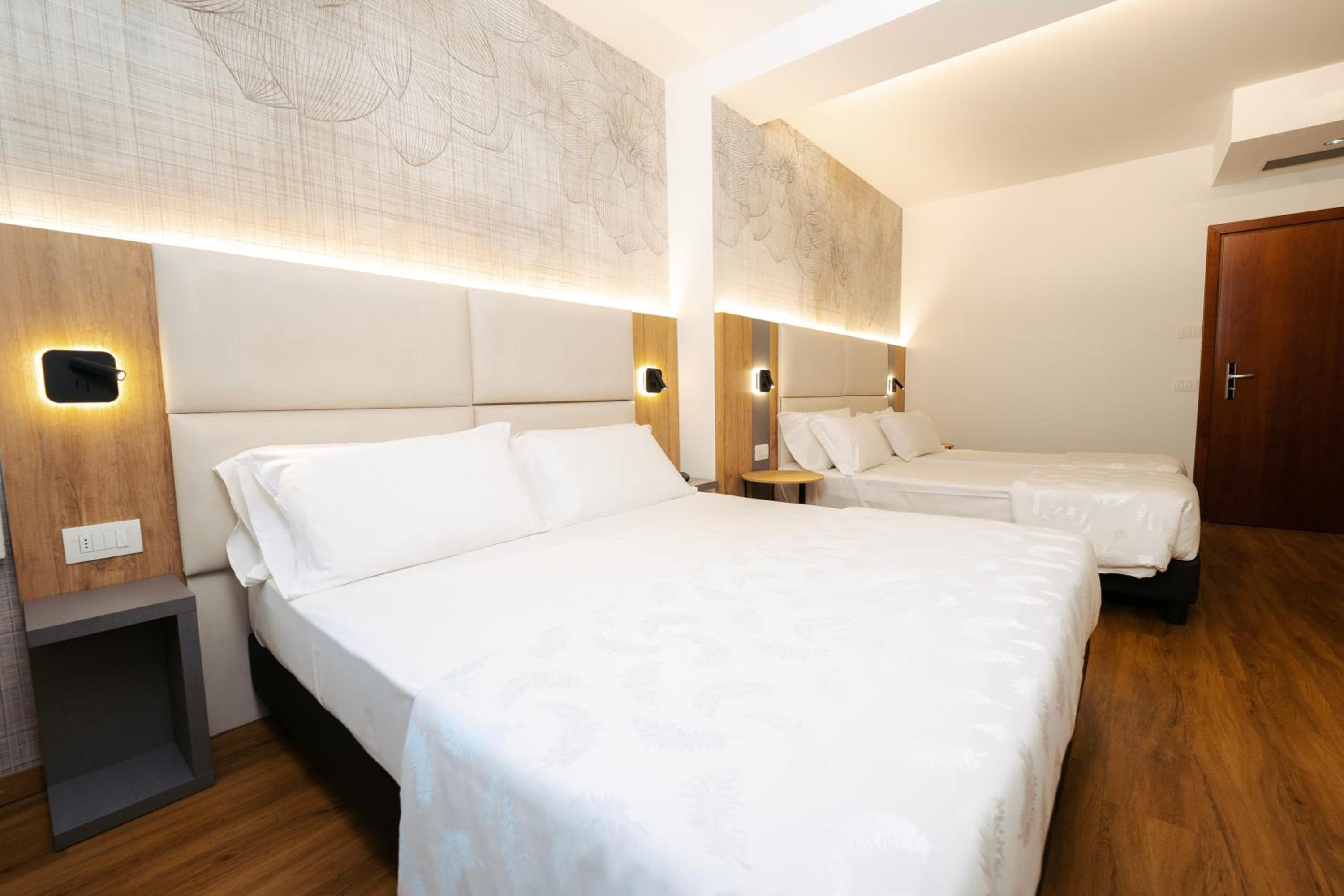 Standard Quadruple Room - Photo 4