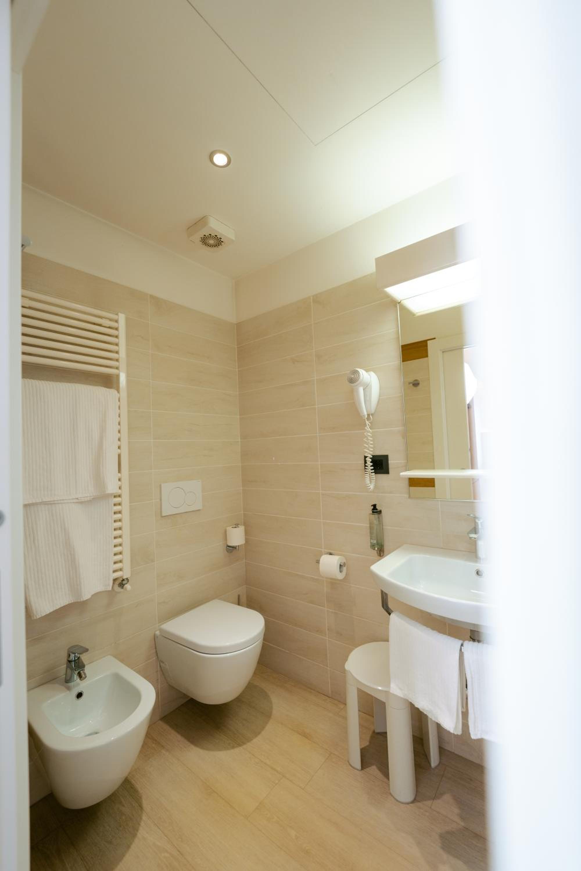 Superior Double Room - Photo 10