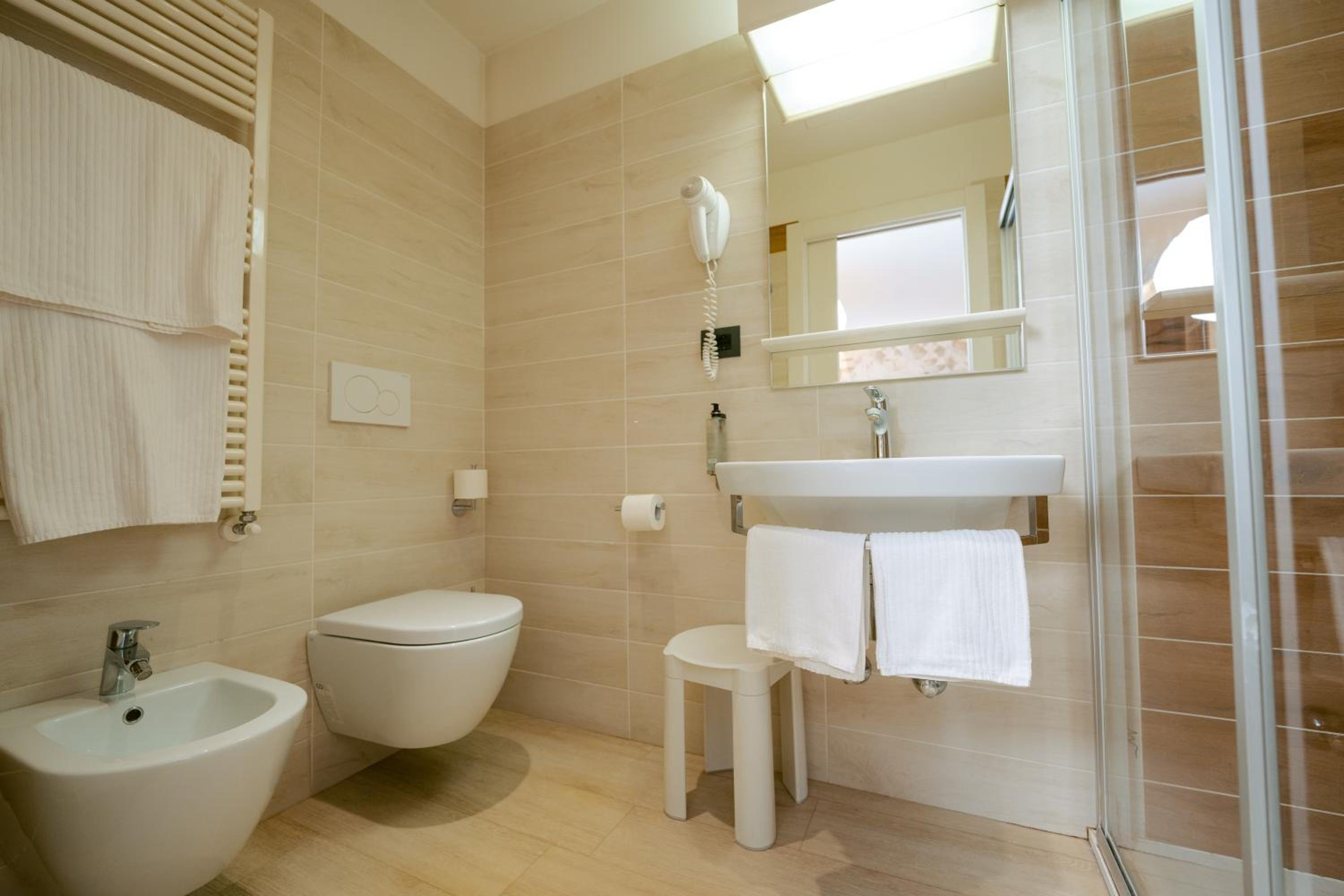 Superior Double Room - Photo 11