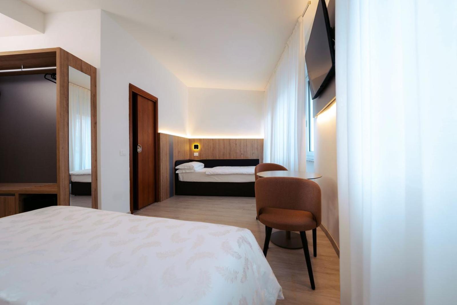 Superior Triple Room - Photo 11