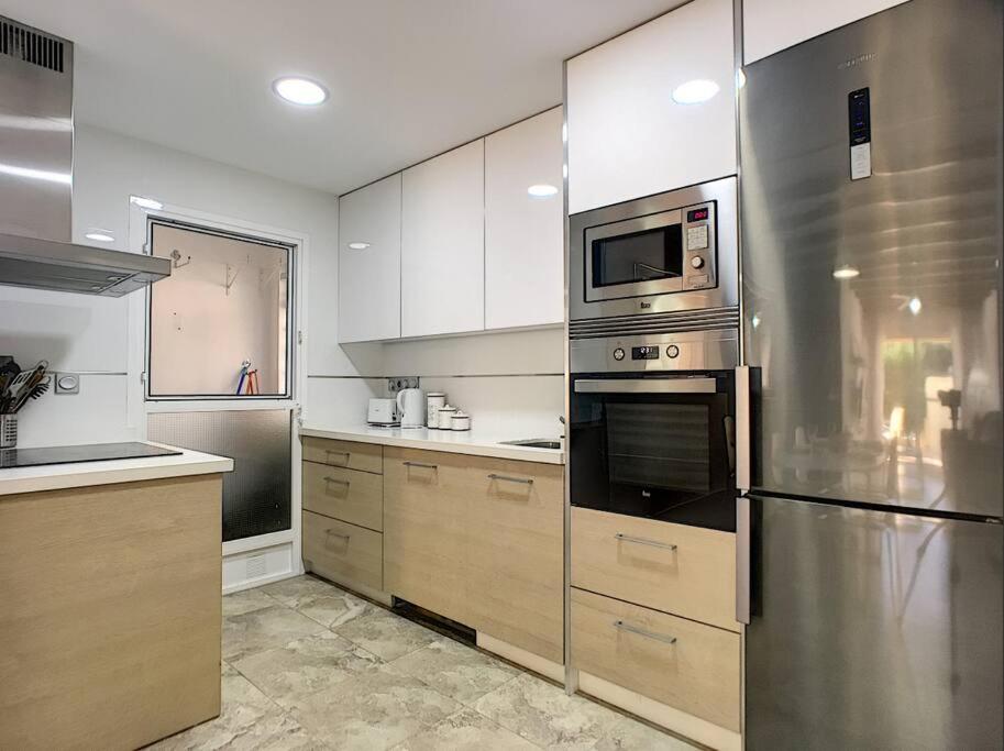 Three-Bedroom Apartment photo 2