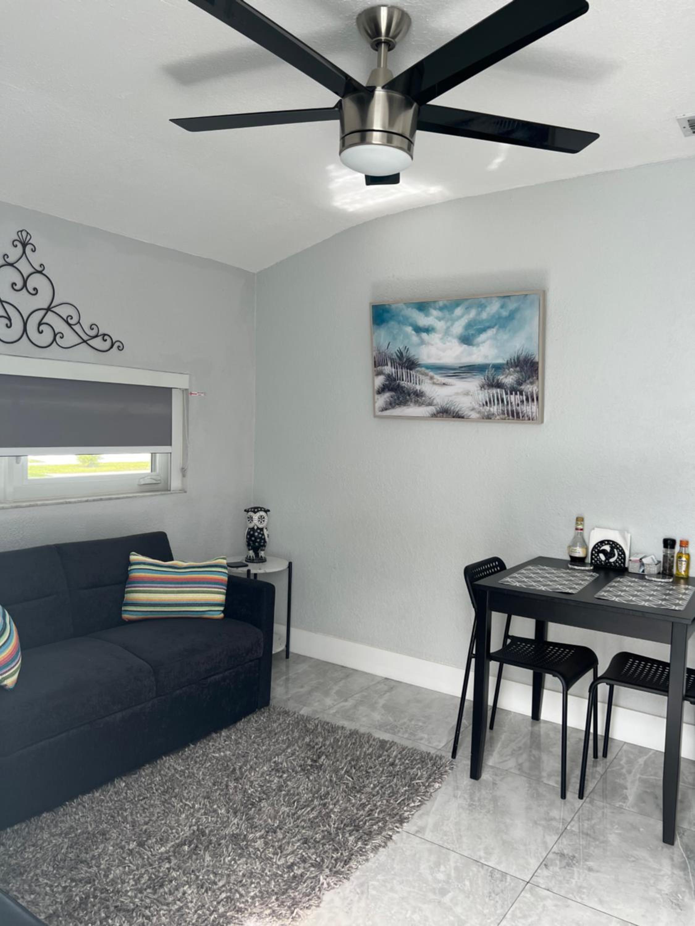 One-Bedroom Apartment photo 3