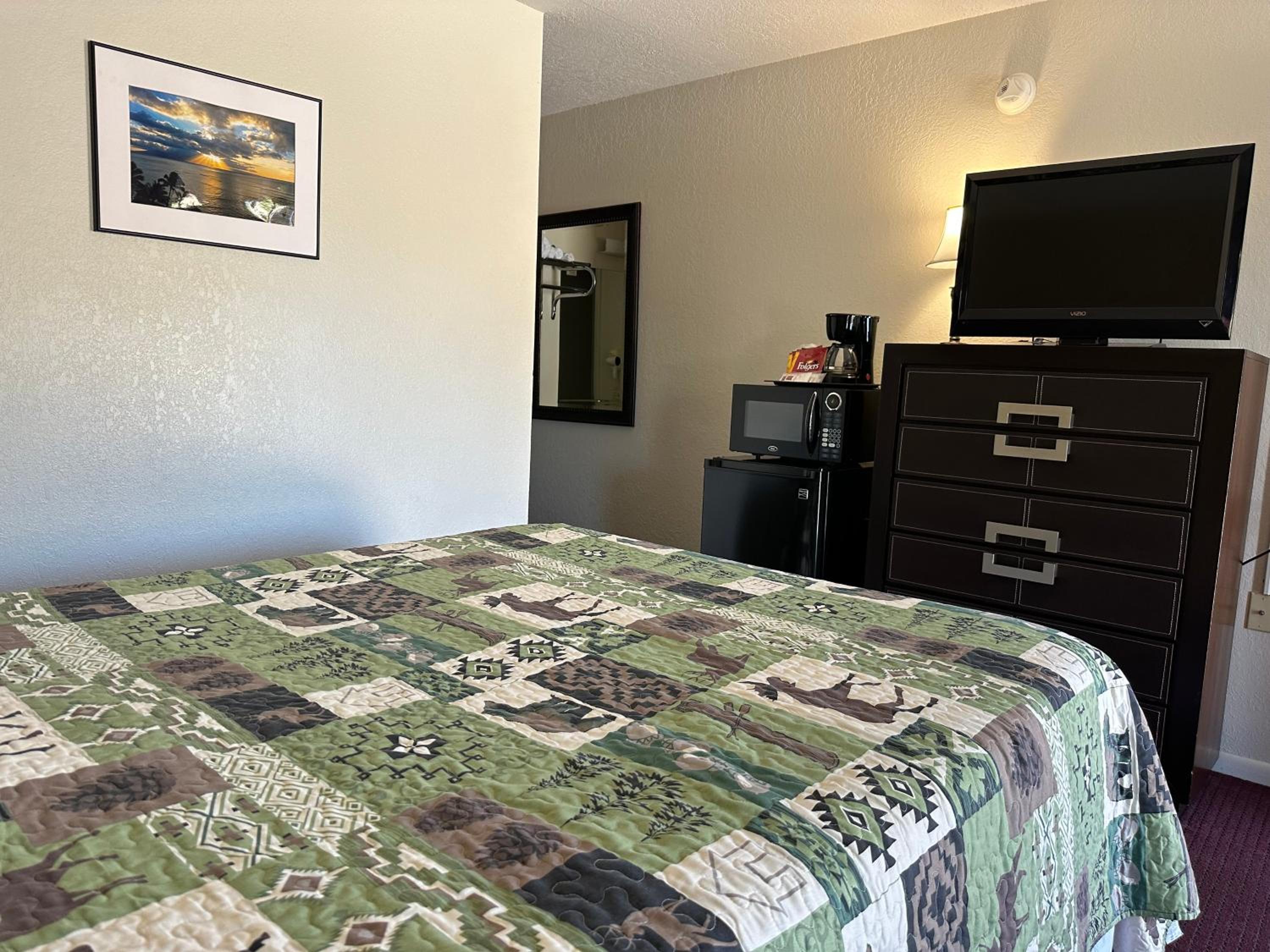 Queen Room - Photo 23