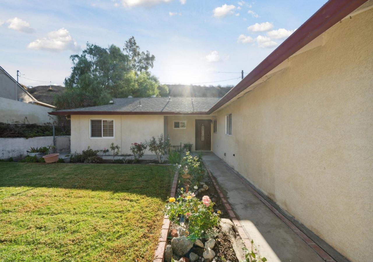 Three-Bedroom House photo 3